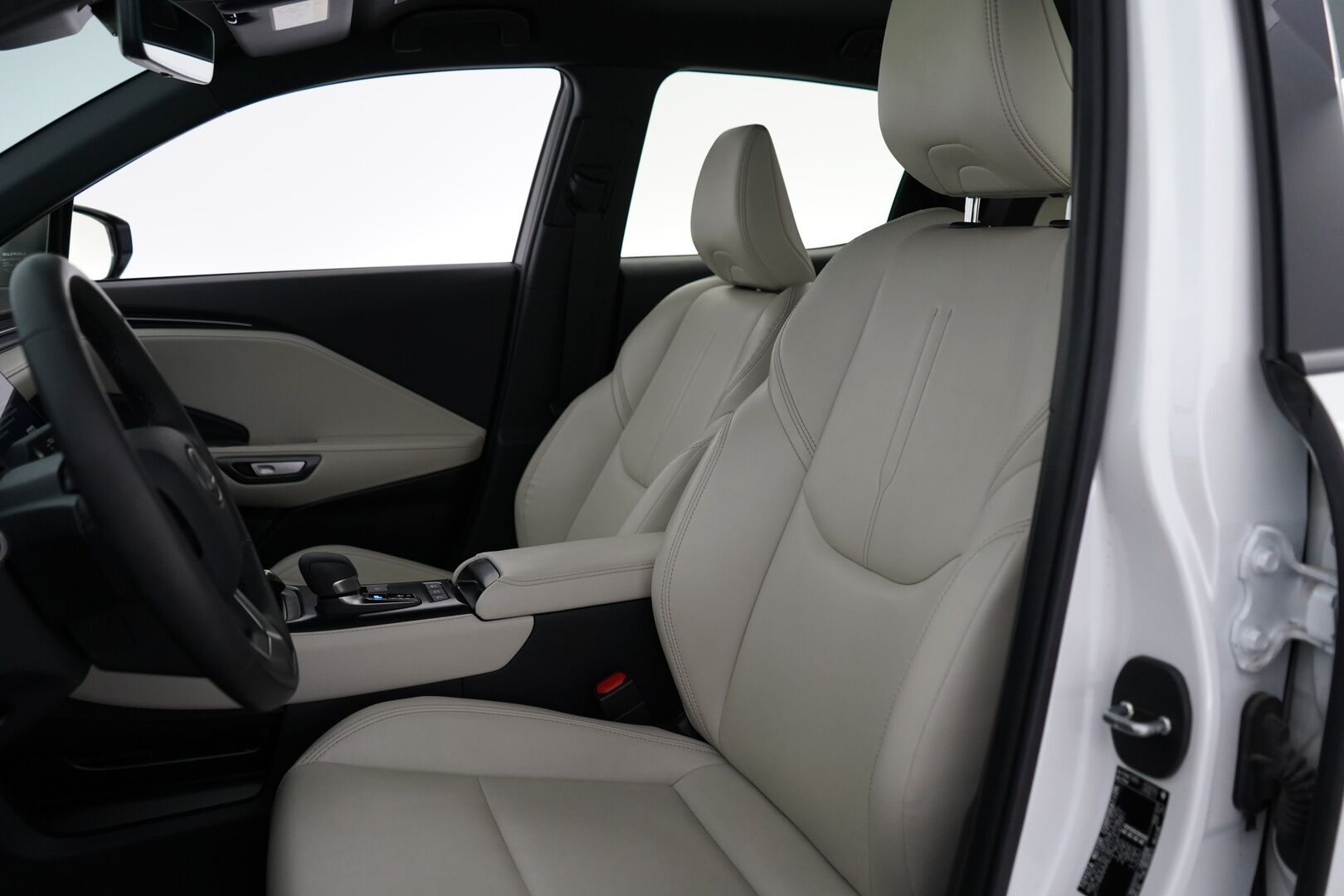 Lexus LBX 2024 200h Launch Edition Elegant * ACC / Kamera / Nahkapenkit / Carplay / Ratinlämmitin * - 1.Om Suomi-auto / Kahdet Lexuksen vanteet / Merkkihuollettu