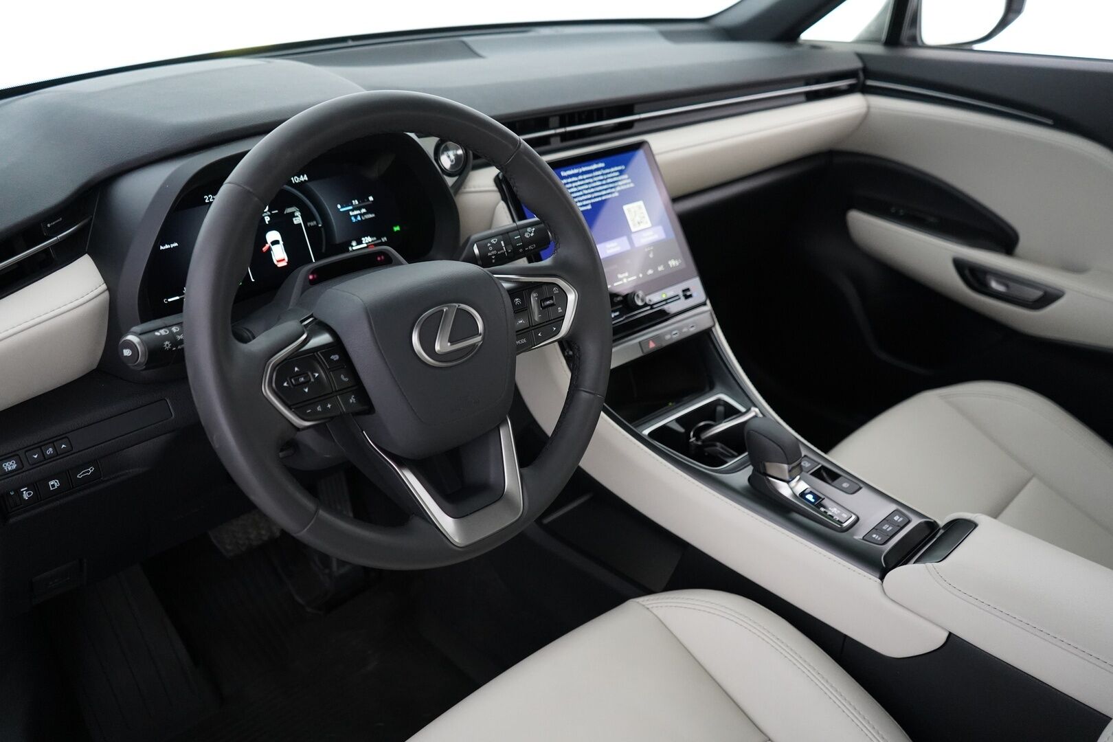 Lexus LBX 2025 200h Launch Edition Elegant * ACC / Kamera / Nahkapenkit / Carplay / Ratinlämmitin * - KATSO MIHIN KEVÄTHINTAAN! / 1.Om Suomi-auto / Kahdet Lexuksen vanteet / Merkkihuollettu - HULLUT AVAJAISHULINAT KORKOTARJOUS 3,29 %