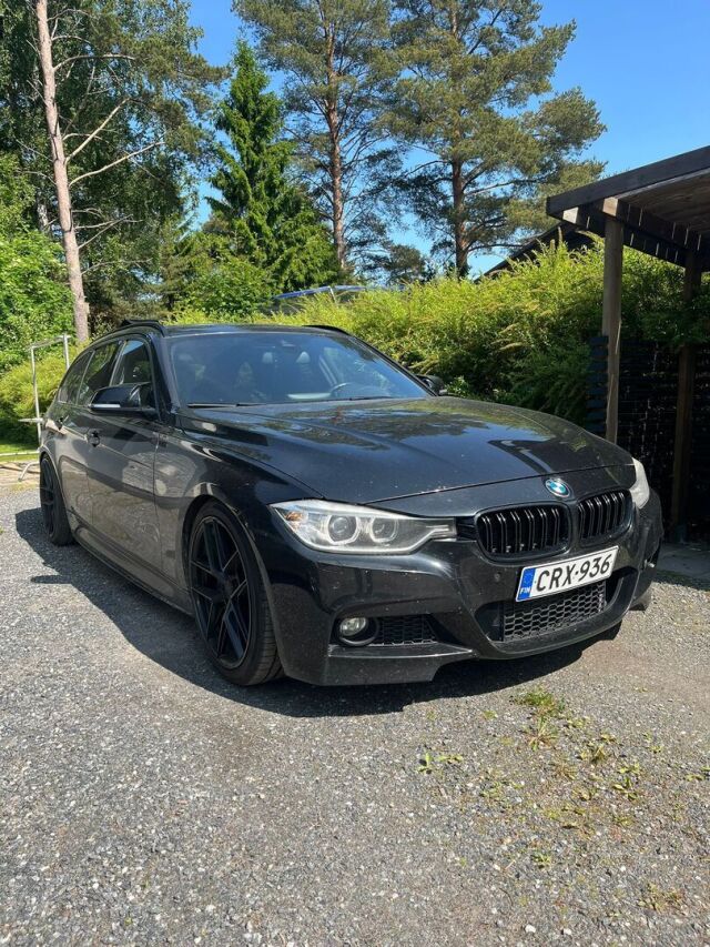 BMW 330 2013