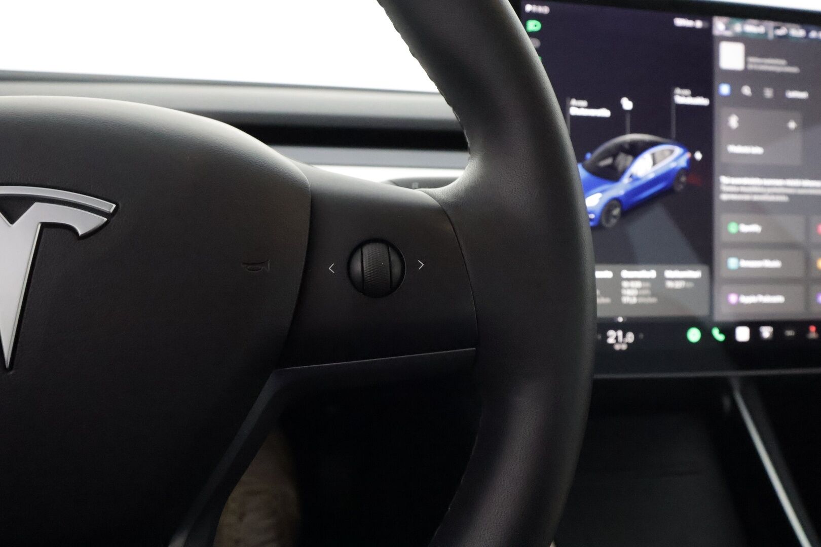 Tesla Model 3 2019 Standard Range ** Adapt.vakkari / P.kamera / Vaalea nahkasisusta / Lasikatto / Muistipenkki / Premium kaiuttimet