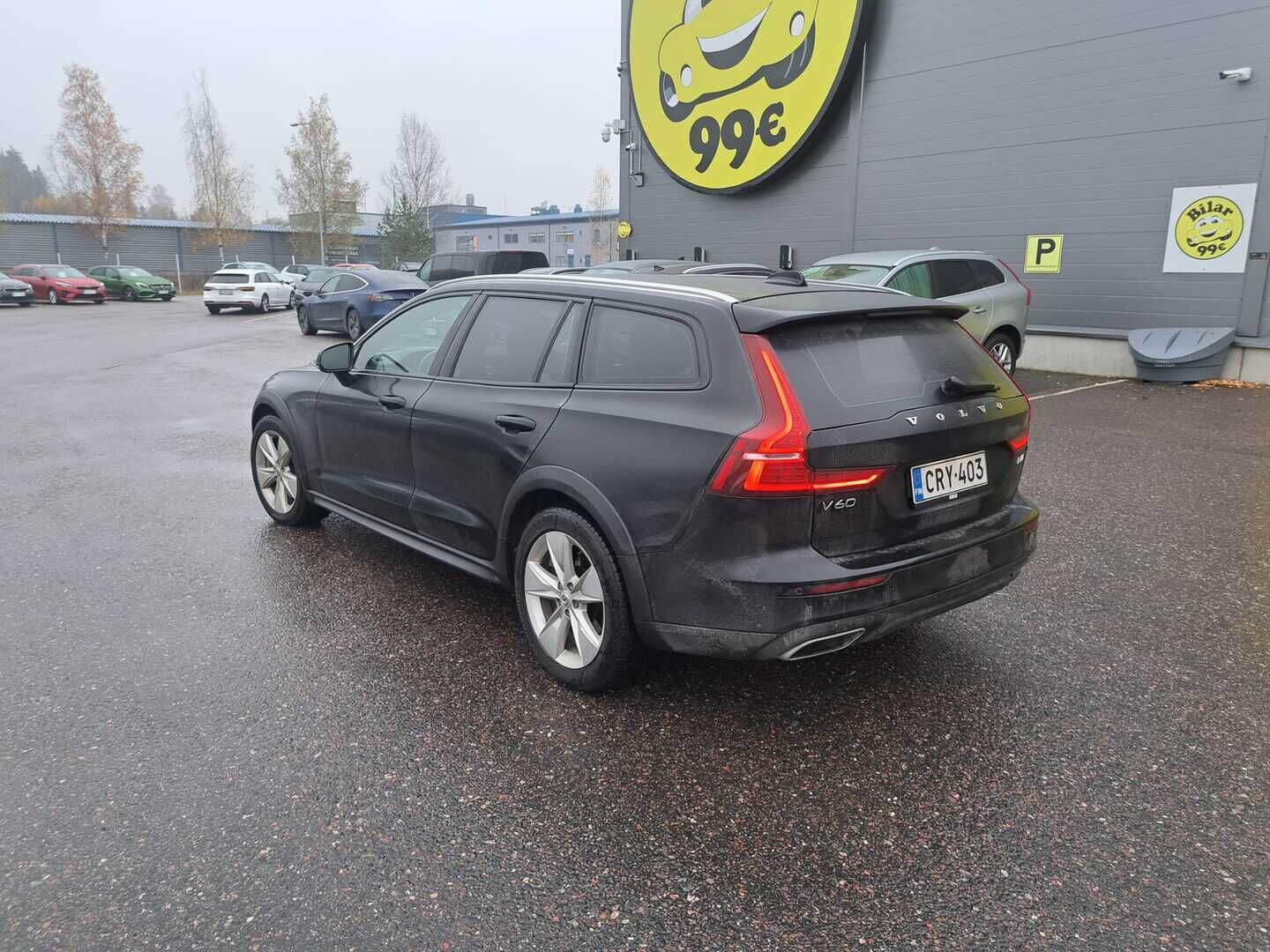 Volvo V60 Cross Country 2021 B4 AWD D-MHEV aut *Pa-lämmitin / Koukku / Voc / Kessy / Vakkari / Led* - Todella hyvät Nastarenkaat / Jakohihna tehty 06/2025 / Lämpöratti / Penkinlämmittimet edessä ja takana