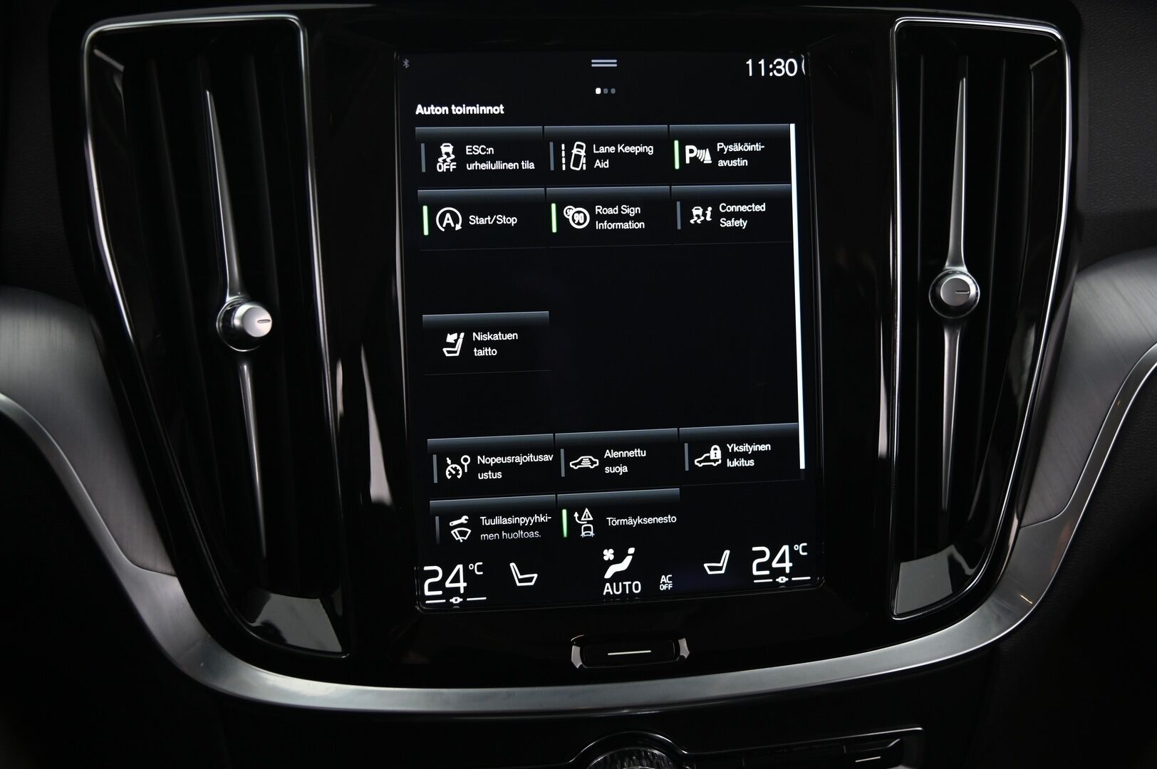 Volvo V60 Cross Country 2021 B4 AWD D-MHEV aut *ACC / Pa-lämmitin / Koukku / Voc / Kessy / Led* - Todella hyvät Nastarenkaat / Jakohihna tehty 06/2025 / Lämpöratti / Penkinlämmittimet edessä ja takana - HULLUT BLACKWEEK JATKOT - KORKOTARJOUS 2,49%