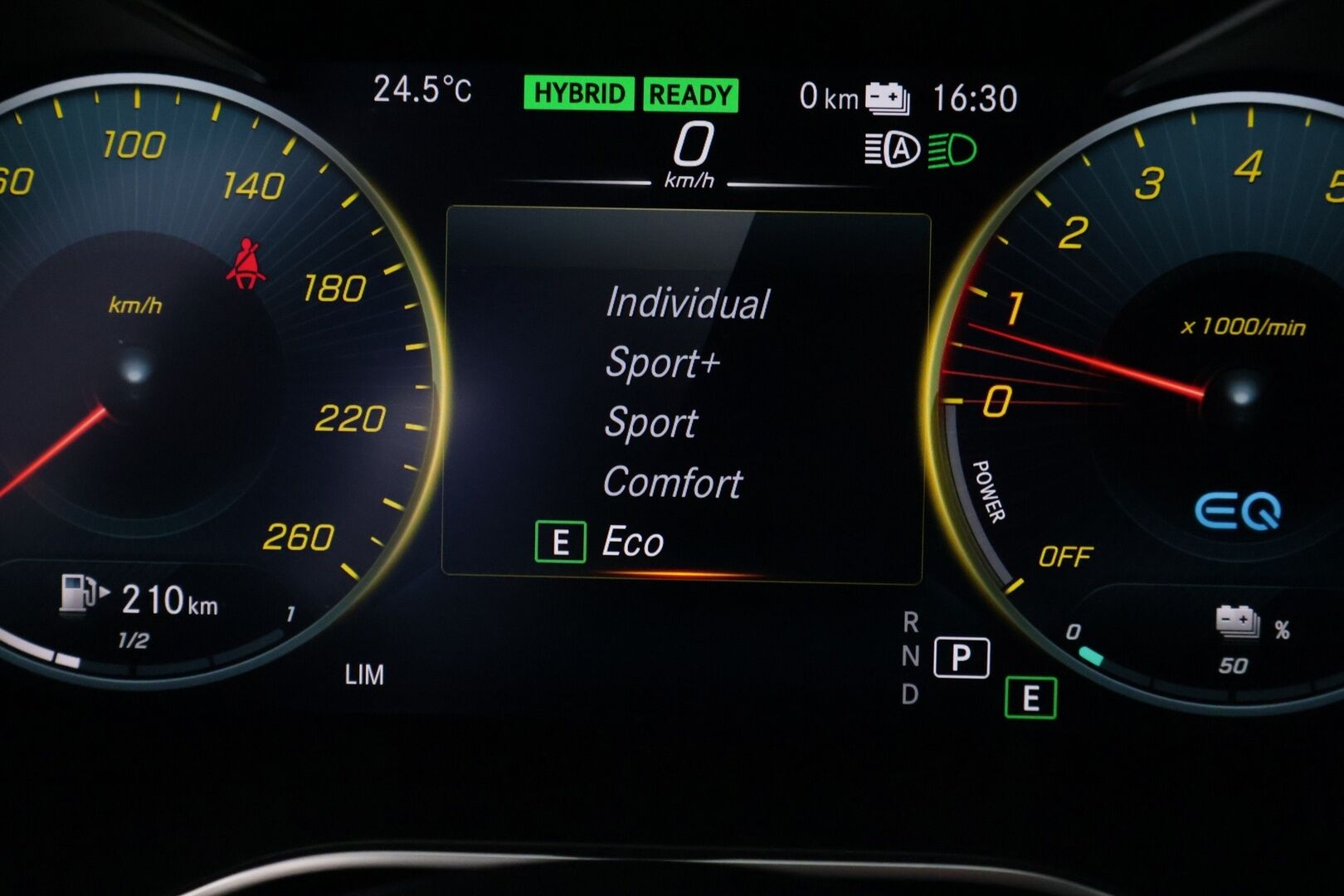 MERCEDES-BENZ C 2021 300 e T A Business AMG Night Edition EQ Power / ALV / Vakkari / Multibeam LED / P-kamera / Koukku / Sporttipenkit / Navi - Näyttävä farmari / Kattavat varusteet / Edulliset käyttökulut