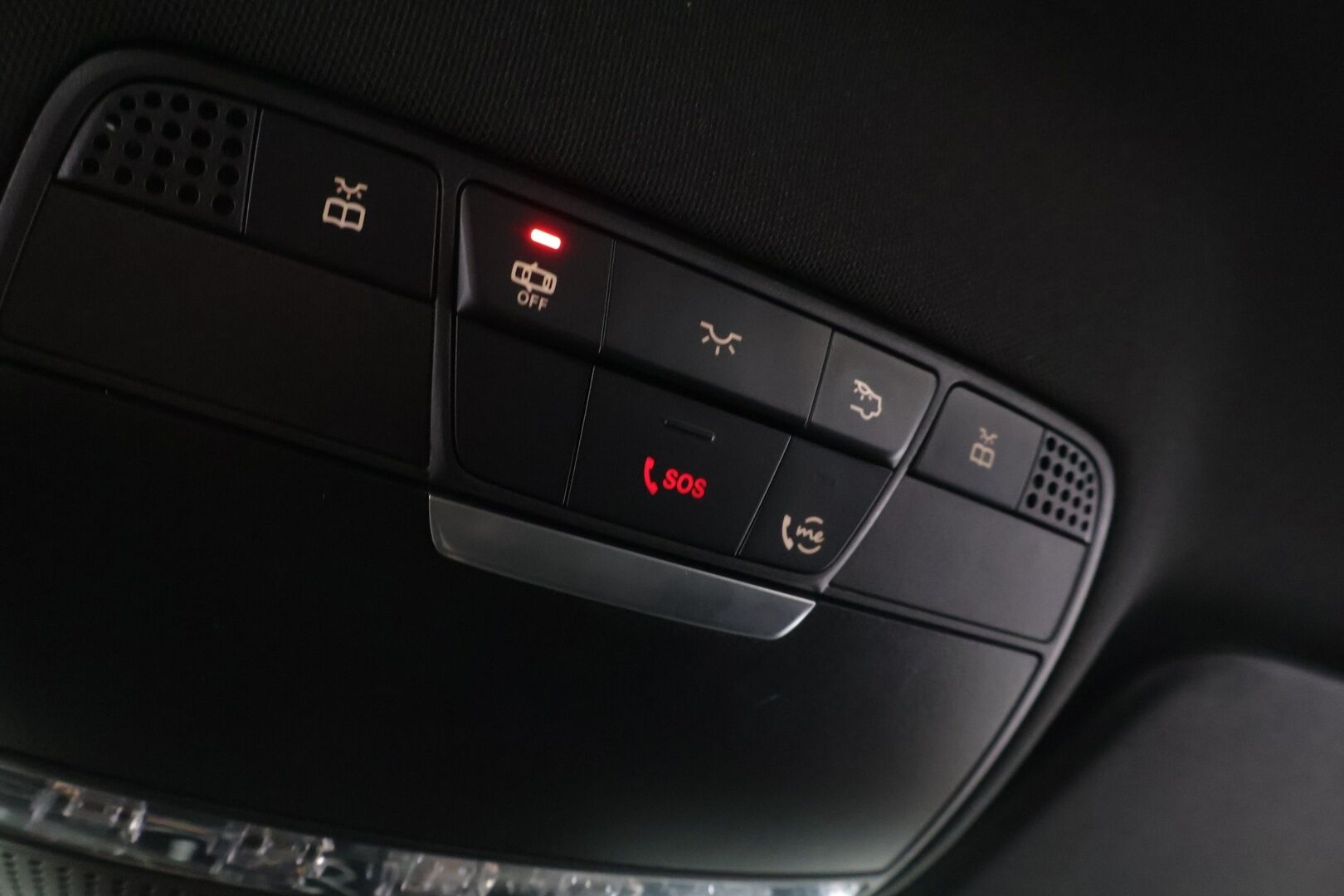 MERCEDES-BENZ C 2021 300 e T A Business AMG Night Edition EQ Power / ALV / Vakkari / Multibeam LED / P-kamera / Koukku / Sporttipenkit / Navi - Näyttävä farmari / Kattavat varusteet / Edulliset käyttökulut
