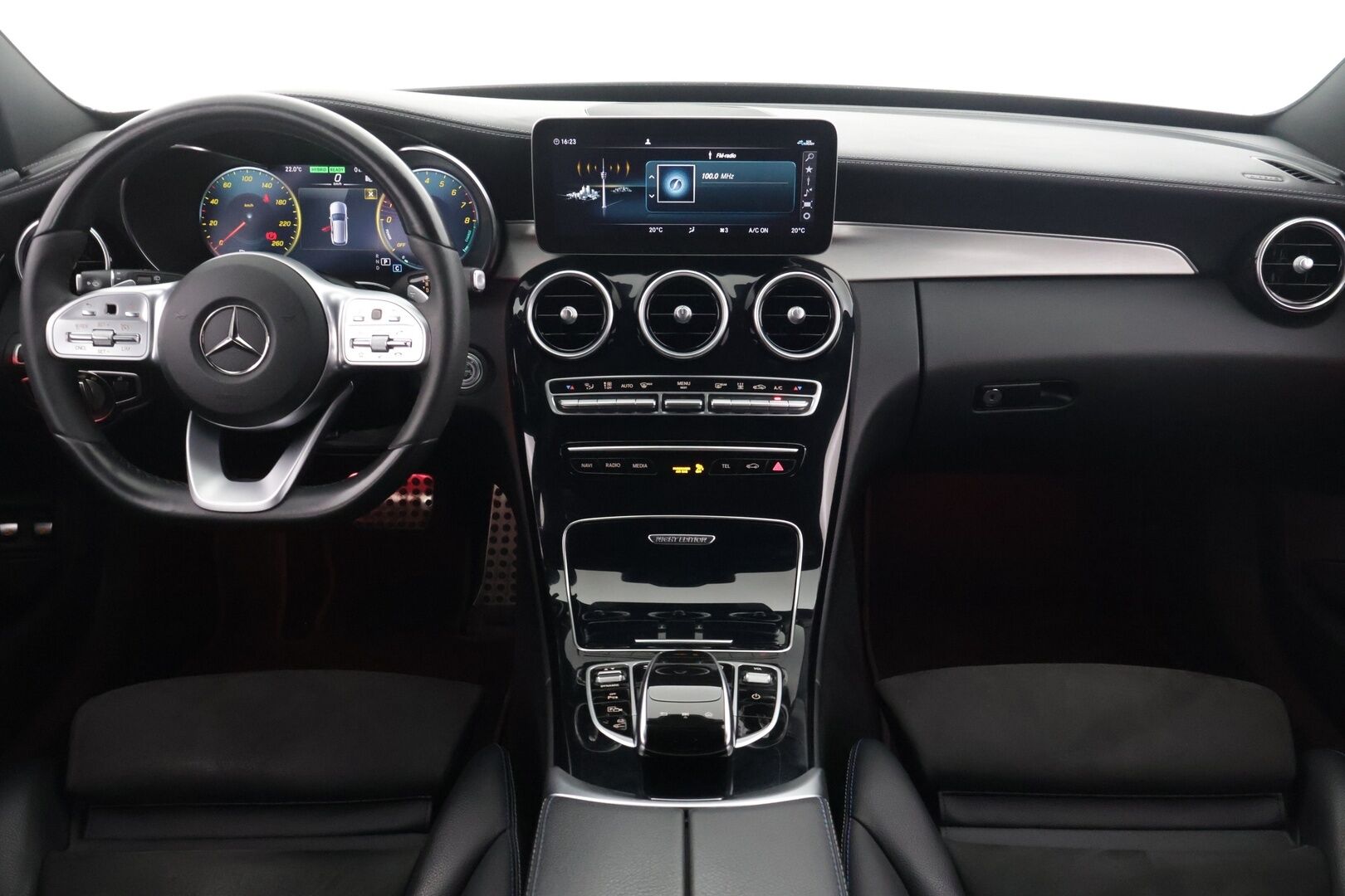 MERCEDES-BENZ C 2021 300 e T A Business AMG Night Edition EQ Power / ALV / Vakkari / Multibeam LED / P-kamera / Koukku / Sporttipenkit / Navi - Näyttävä farmari / Kattavat varusteet / Edulliset käyttökulut