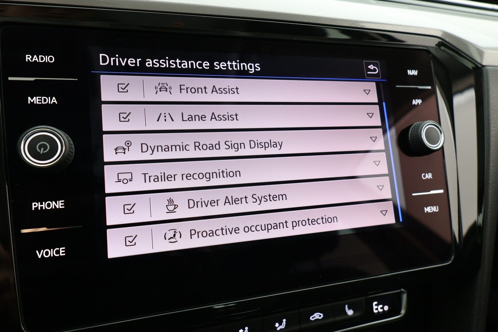 VOLKSWAGEN PASSAT 2020 Variant GTE Plug-In Hybrid DSG-aut. Webasto / ACC / Koukku / Kamera / Lane Assist / Apple&Android - Kahdet OEM vanteet / Viimeisin huolto 2 / 26