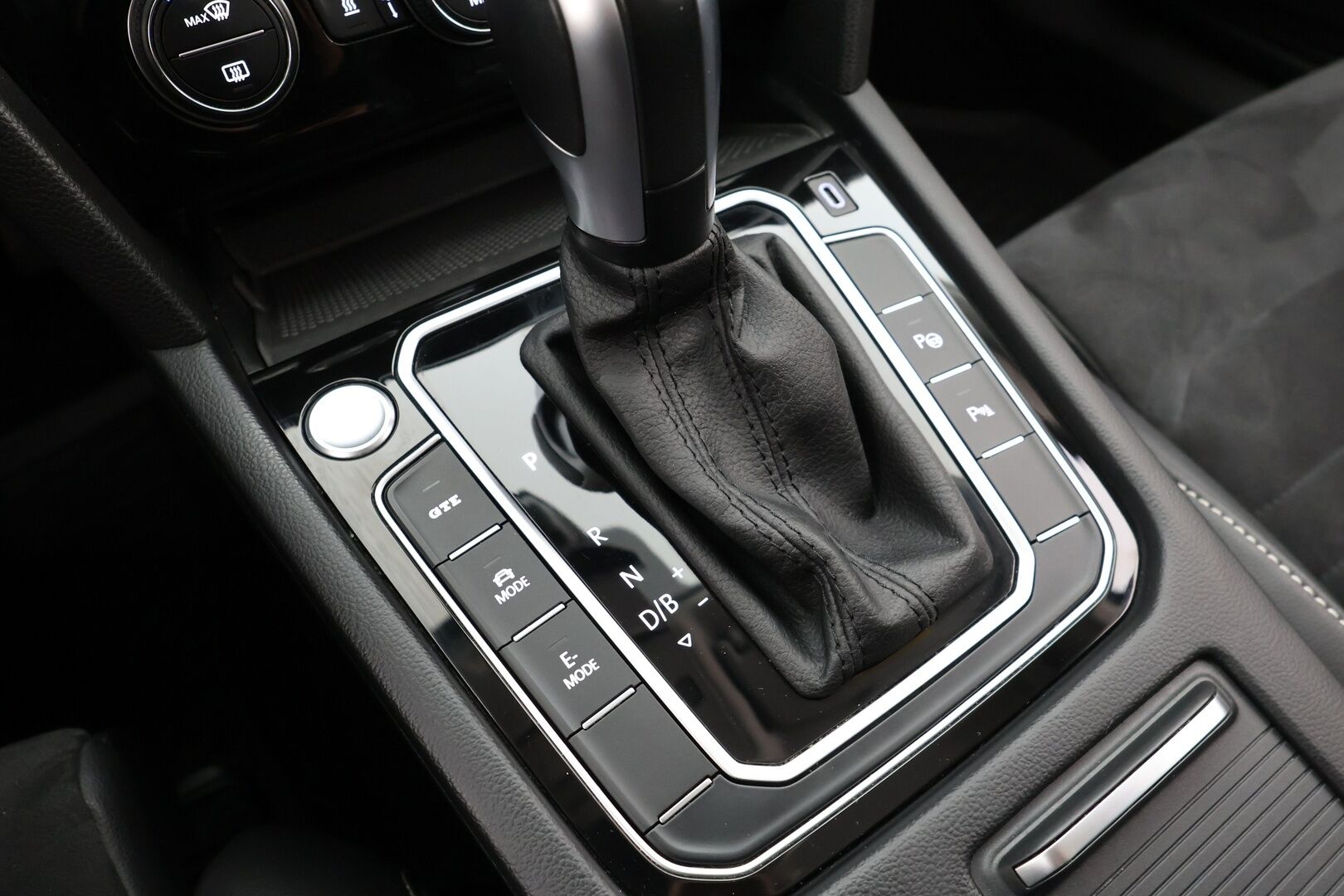 VOLKSWAGEN PASSAT 2020 Variant GTE Plug-In Hybrid DSG-aut. Webasto / ACC / Koukku / Kamera / Lane Assist / Apple&Android - Kahdet OEM vanteet / Viimeisin huolto 2 / 26