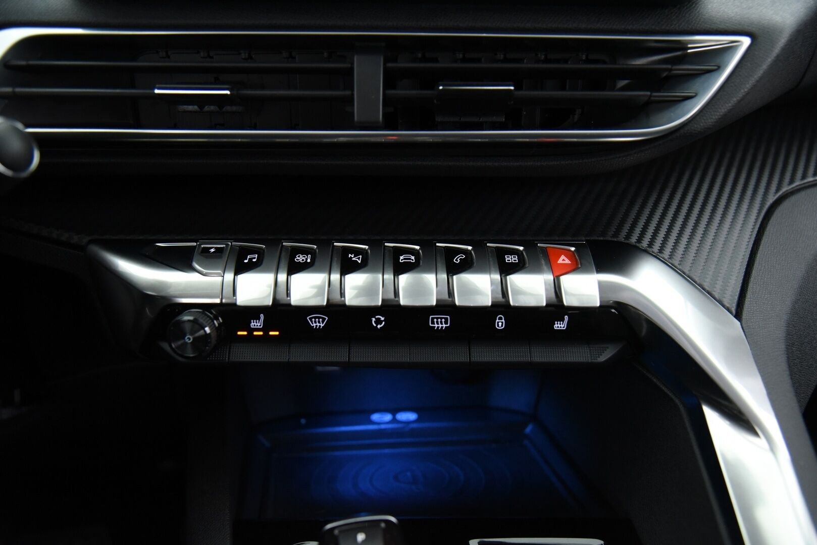 PEUGEOT 3008 2021 Allure Pack Motion Hybrid 225 EAT8-aut * Koukku / P-kamera / LED / Kaistavahti / Navi / Lämmitin / Apple & Android * - Facelift malli / 2x vanteet / P-kamera / LED - HULLUT AVAJAISHULINAT KORKOTARJOUS 3,29 %