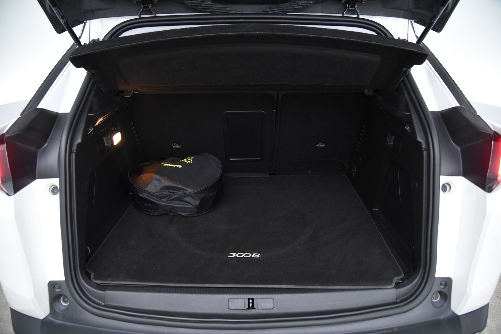 PEUGEOT 3008 2021 Allure Pack Motion Hybrid 225 EAT8-aut * Koukku / P-kamera / LED / Kaistavahti / Navi / Lämmitin / Apple & Android * - Facelift malli / 2x vanteet / P-kamera / LED - HULLUT AVAJAISHULINAT KORKOTARJOUS 3,29 %