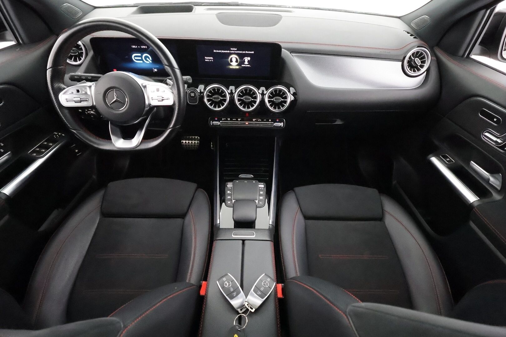 Mercedes-Benz EQA 2022 350 4MATIC Business AMG Line - | Distronic+ | Lisälämmitin | Koukku | HUD | Panorama | Widescreen | LED | 360-Kamera | Muistipenkit | Keyless | Kahdet Renkaat |