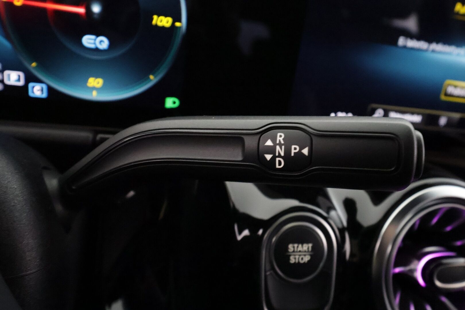 Mercedes-Benz EQA 2022 350 4MATIC Business AMG Line - | Distronic+ | Lisälämmitin | Koukku | HUD | Panorama | Widescreen | LED | 360-Kamera | Muistipenkit | Keyless | Kahdet Renkaat |
