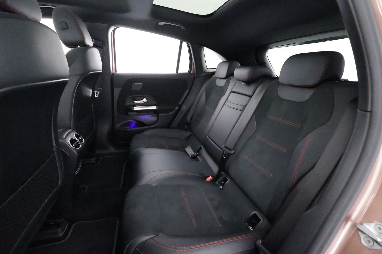 Mercedes-Benz EQA 2022 350 4MATIC Business AMG Line - | Distronic+ | Lisälämmitin | Koukku | HUD | Panorama | Widescreen | LED | 360-Kamera | Muistipenkit | Keyless | Kahdet Renkaat |