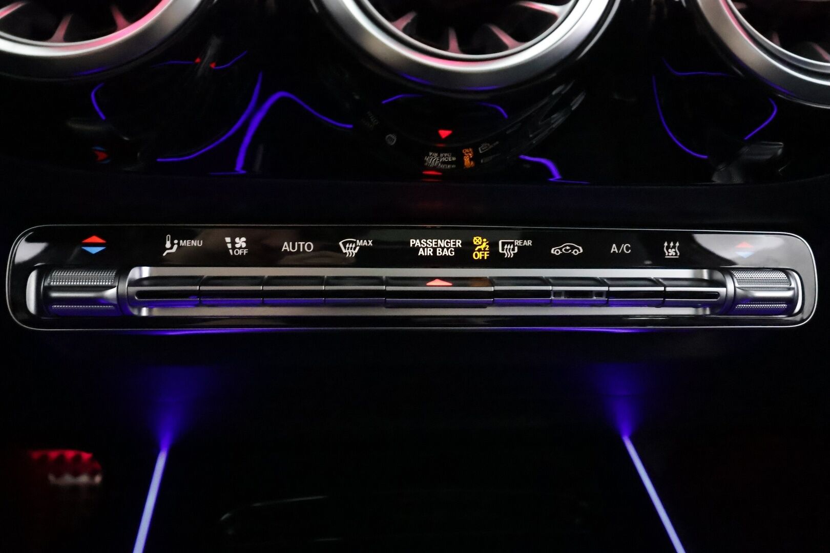 Mercedes-Benz EQA 2022 350 4MATIC Business AMG Line - | Distronic+ | Lisälämmitin | Koukku | HUD | Panorama | Widescreen | LED | 360-Kamera | Muistipenkit | Keyless | Kahdet Renkaat |