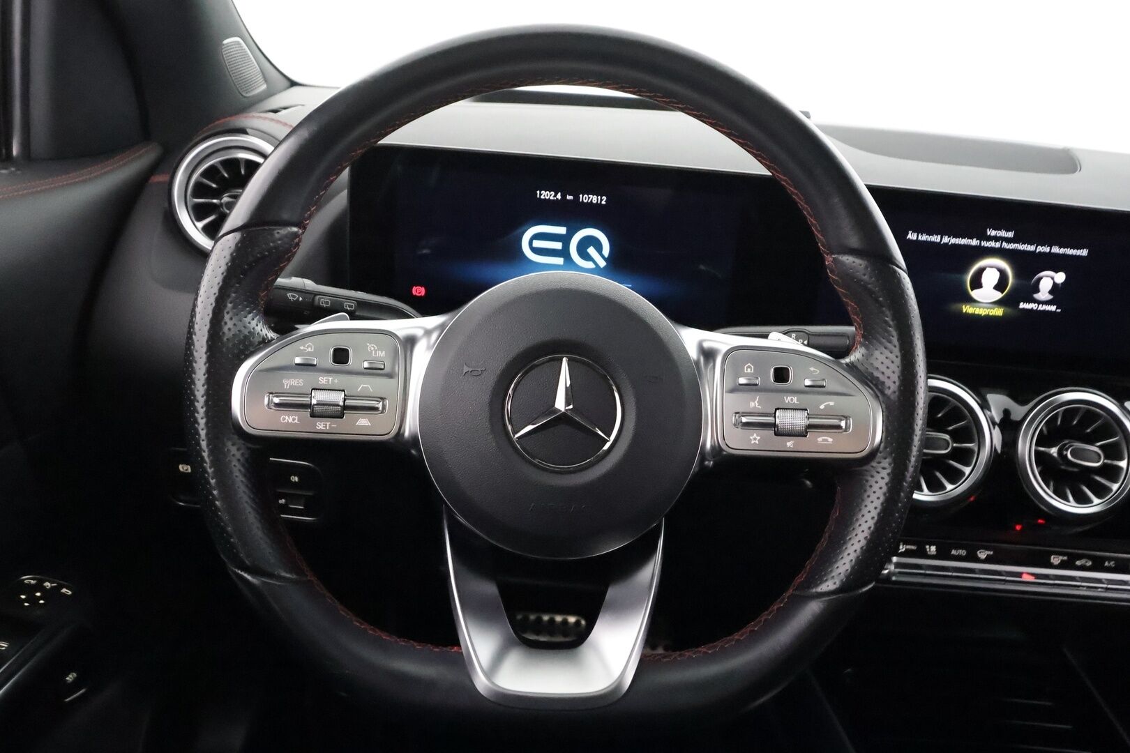 Mercedes-Benz EQA 2022 350 4MATIC Business AMG Line - | Distronic+ | Lisälämmitin | Koukku | HUD | Panorama | Widescreen | LED | 360-Kamera | Muistipenkit | Keyless | Kahdet Renkaat |