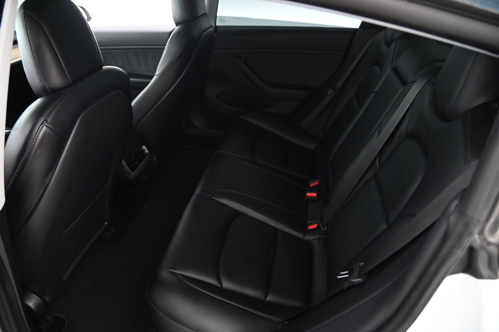 Tesla Model 3 2021 Tesla Model 3 Performance *Lasikatto / ILP / ACC / Matrix / Premium Audio * - 2x Latauskaapelit / Nahkasisusta / 2x Avain / Langaton Lataus - HULLU BLACKWEEK KORKOTARJOUS 2,49%