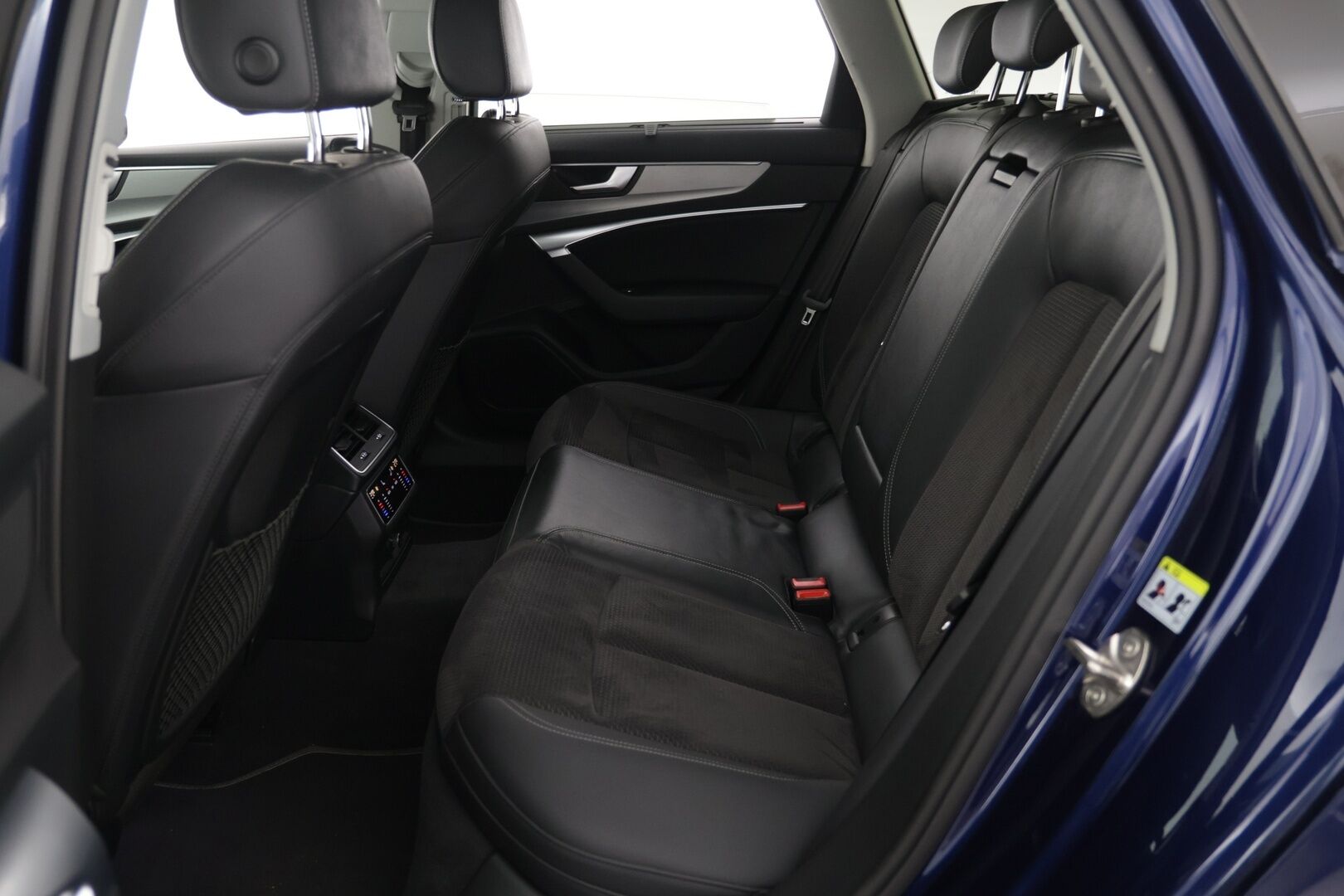 Audi A6 2021 Avant Business Sport S-Line 55 TFSI e quattro S-tronic - | ACC | P-kamera | Sporttipenkit | Koukku | Lasikattoluukku | Nahka-alcantara -sisusta | Keyless | 2x aluvanteet |