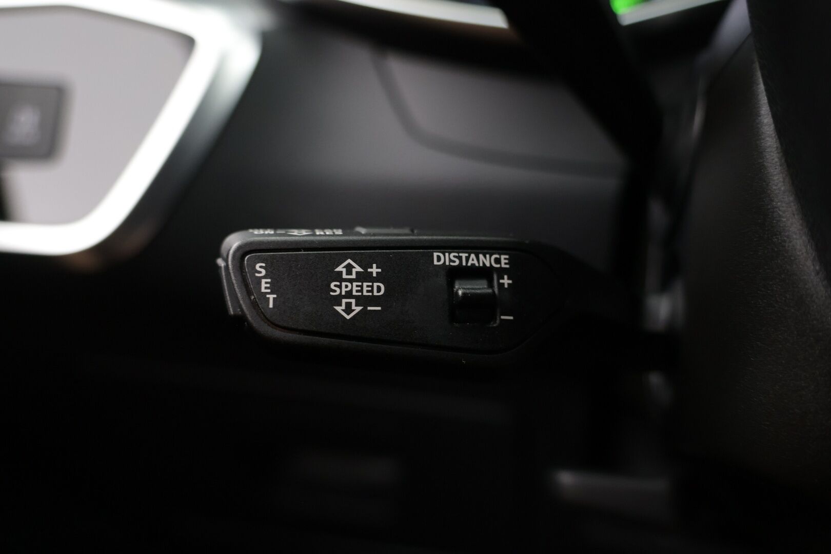 Audi A6 2021 Avant Business Sport S-Line 55 TFSI e quattro S-tronic - | ACC | P-kamera | Sporttipenkit | Koukku | Lasikattoluukku | Nahka-alcantara -sisusta | Keyless | 2x aluvanteet |