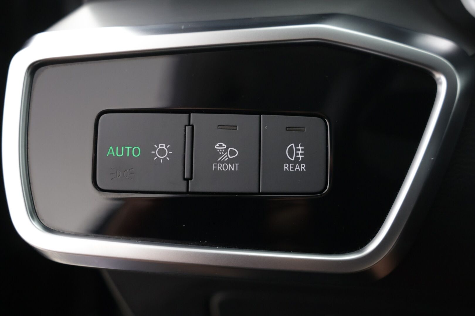 Audi A6 2021 Avant Business Sport S-Line 55 TFSI e quattro S-tronic - | ACC | P-kamera | Sporttipenkit | Koukku | Lasikattoluukku | Nahka-alcantara -sisusta | Keyless | 2x aluvanteet |
