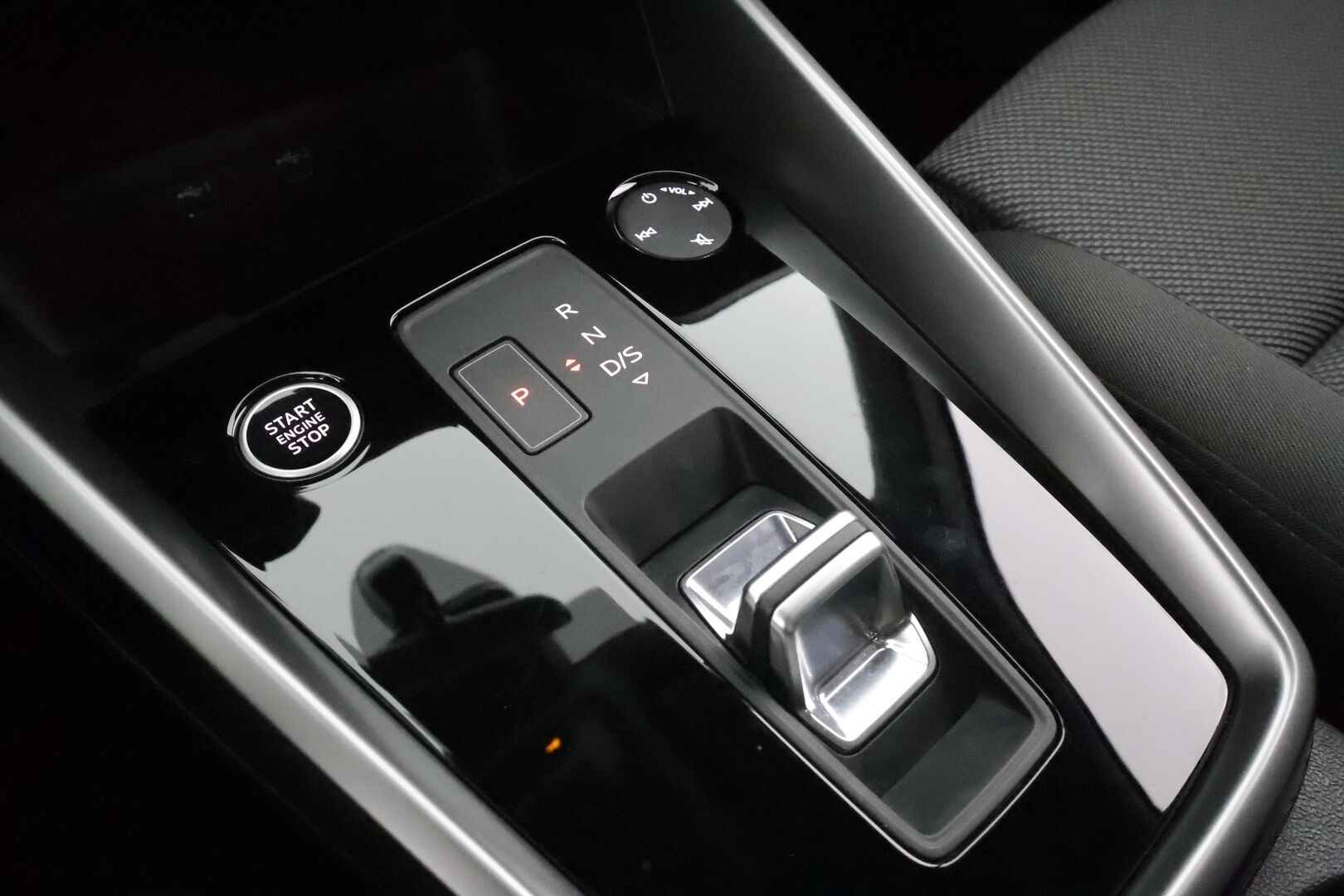 Audi A3 2021 Sportback 45 TFSI e 180kW ultra S tronic * LED / ACC / P.tutka / Navi / Kaistavahti / Sportpenkit * - 2x Latauskaapelit - HULLUT AVAJAISHULINAT KORKOTARJOUS 3,29 %