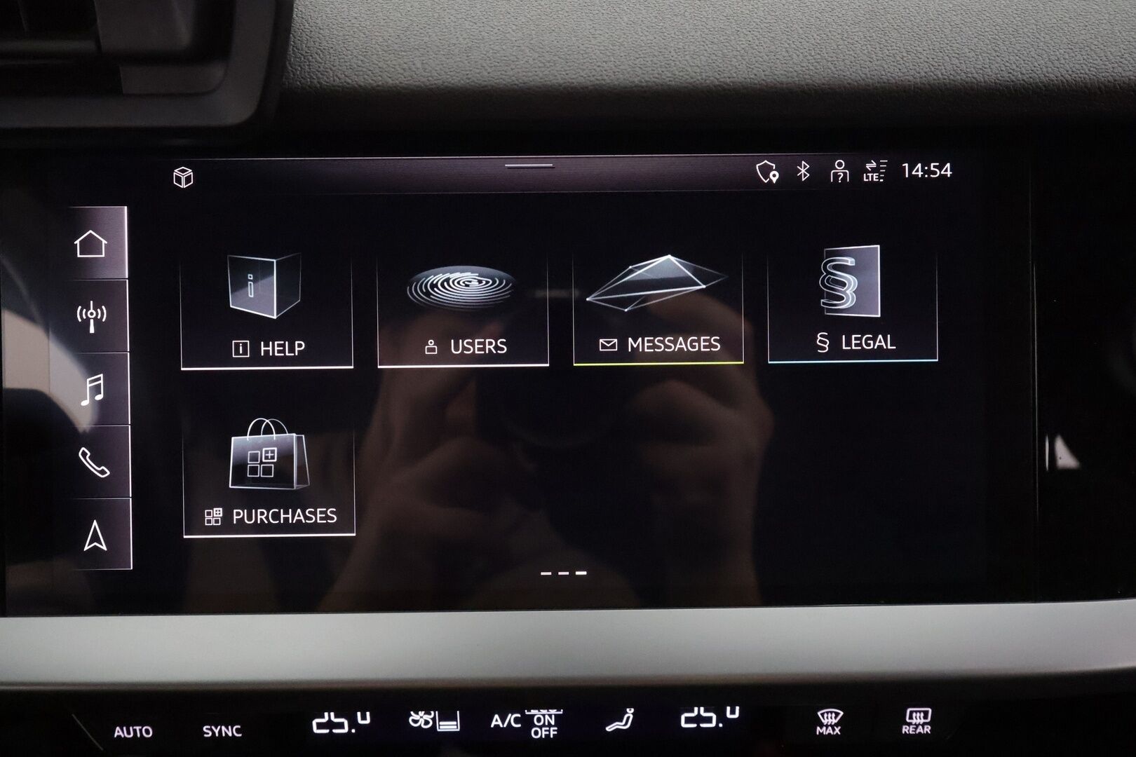 Audi A3 2021 Sportback 45 TFSI e 180kW ultra S tronic * LED / ACC / P.tutka / Navi / Kaistavahti / Sportpenkit * - 2x Latauskaapelit - HULLUT AVAJAISHULINAT KORKOTARJOUS 3,29 %