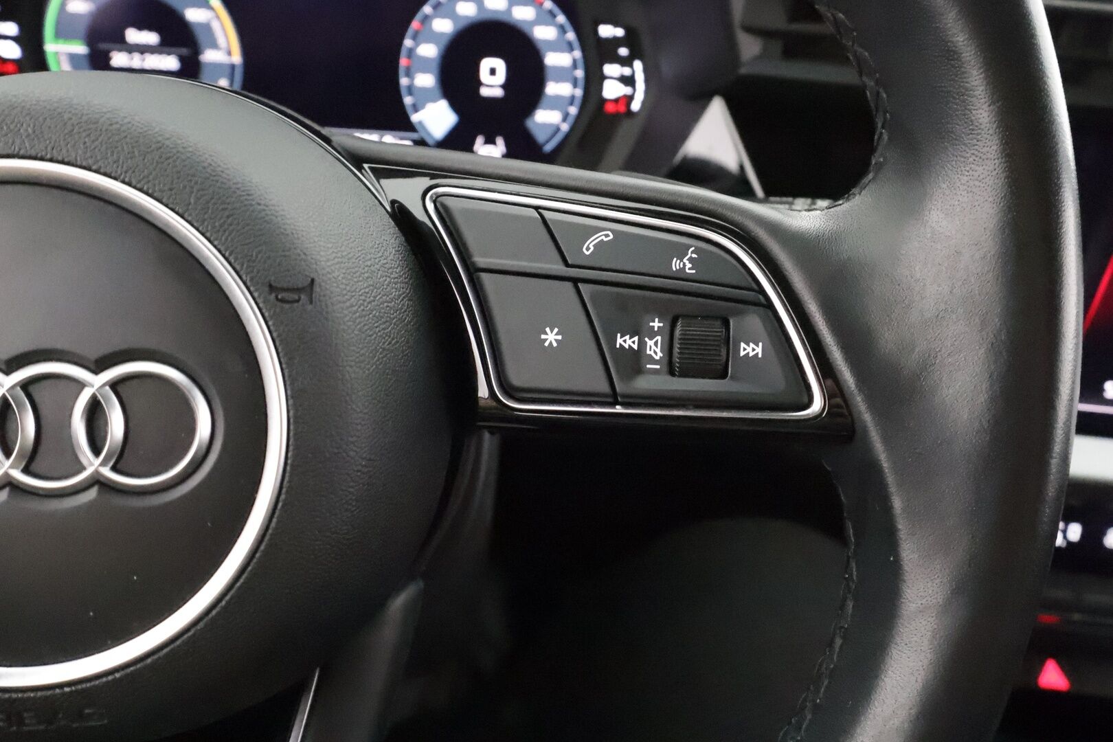 Audi A3 2021 Sportback 45 TFSI e 180kW ultra S tronic * LED / ACC / P.tutka / Navi / Kaistavahti / Sportpenkit * - 2x Latauskaapelit - HULLUT AVAJAISHULINAT KORKOTARJOUS 3,29 %