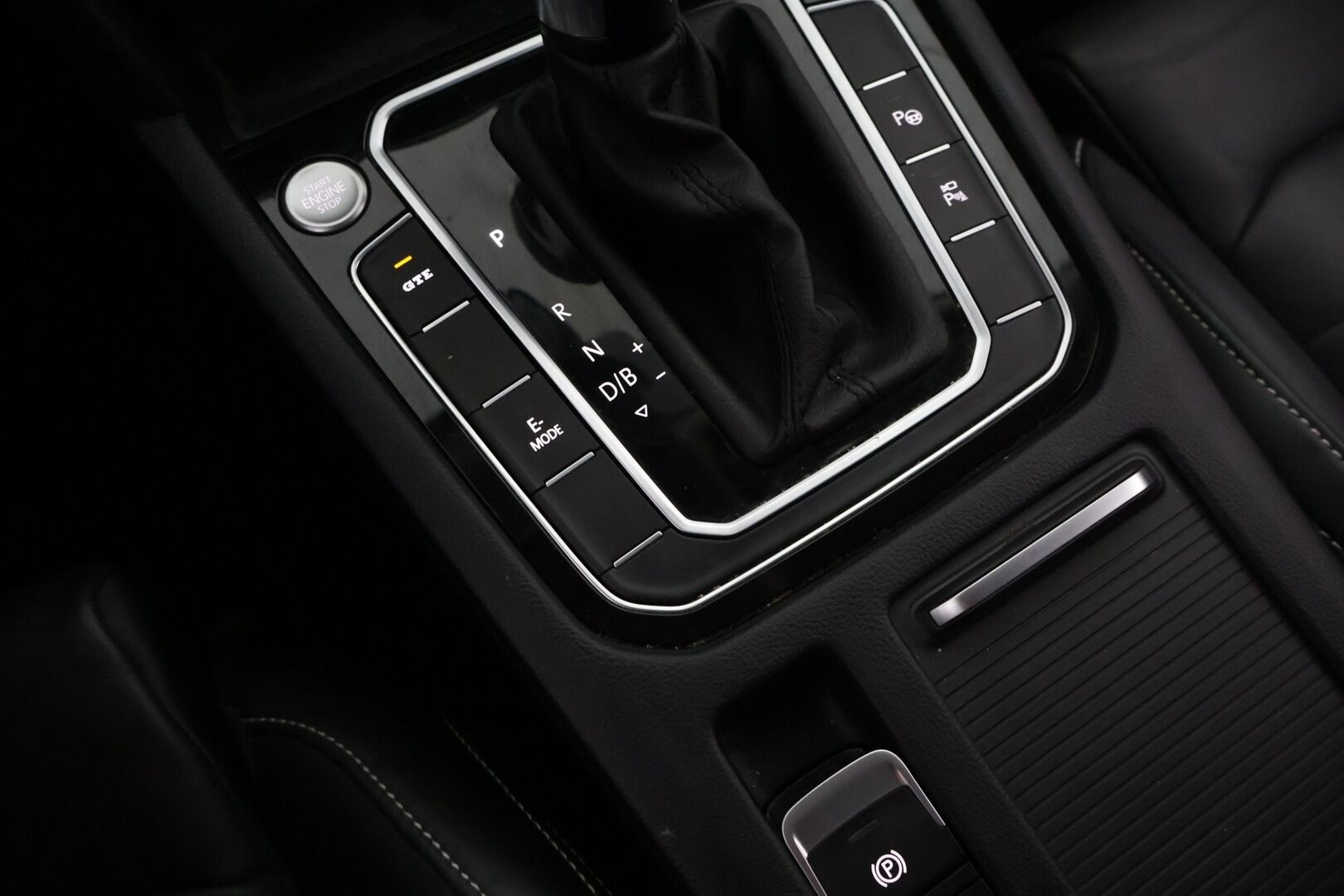 Volkswagen Passat 2021 Variant GTE Plug-In Hybrid 160 kW DSG-Aut. - Digimittari | Webasto | 360 Kamera | Navi | Koukku | ACC | Ergo-penkit | IQ Matrix LED | Hieronta kuljettajalla | SOH 90,3%