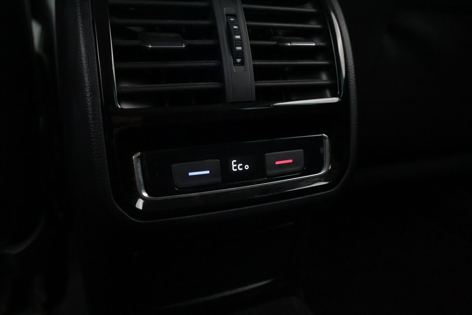 Volkswagen Passat 2021 Variant GTE Plug-In Hybrid 160 kW DSG-Aut. - Digimittari | Webasto | 360 Kamera | Navi | Koukku | ACC | Ergo-penkit | IQ Matrix LED | Hieronta kuljettajalla | SOH 90,3%