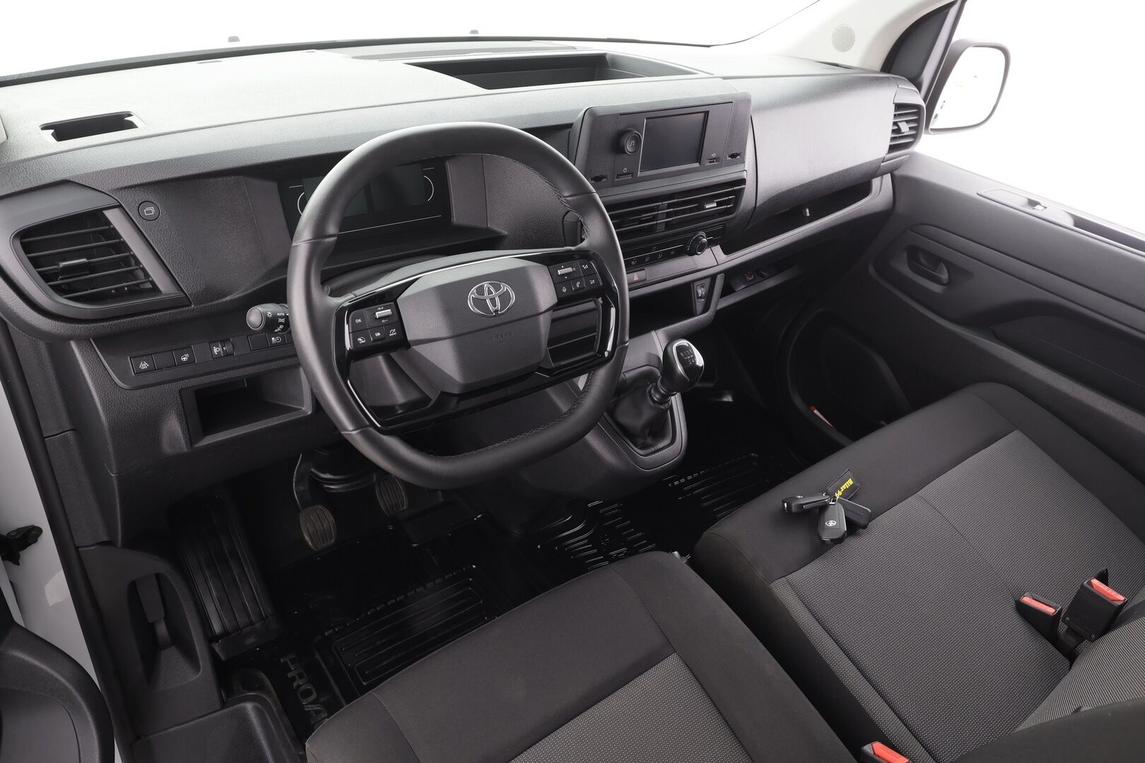 Toyota Proace 2024 2.0D L2 145 Base - 1.OM Suomi-auto | ACC | P.Kamera | Kaistavahti | BT*1.OM Suomi-auto | Kahdet renkaat | Facelift | Webasto | P.Tutka | Vakkari  Ratti&Penkinlämmittimet / Bluetooth / Kaistavahti *