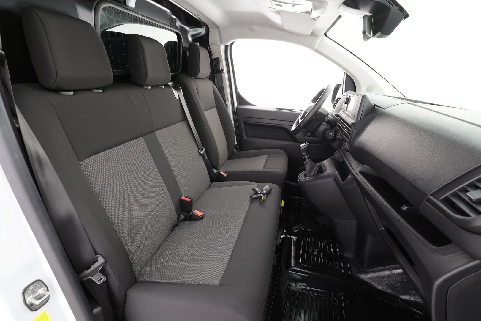 Toyota Proace 2024 2.0D L2 145 Base - 1.OM Suomi-auto | ACC | P.Kamera | Kaistavahti | BT*1.OM Suomi-auto | Kahdet renkaat | Facelift | Webasto | P.Tutka | Vakkari  Ratti&Penkinlämmittimet / Bluetooth / Kaistavahti *