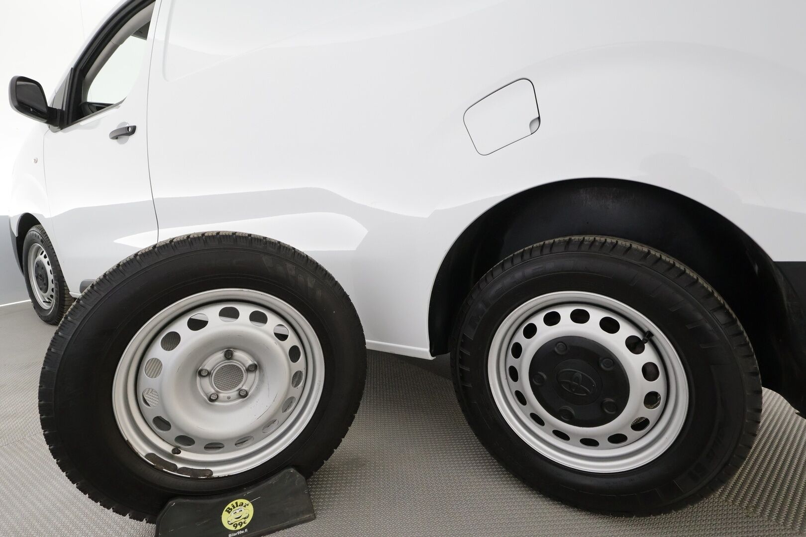 Toyota Proace 2024 2.0D L2 145 Base - 1.OM Suomi-auto | ACC | P.Kamera | Kaistavahti | BT*1.OM Suomi-auto | Kahdet renkaat | Facelift | Webasto | P.Tutka | Vakkari  Ratti&Penkinlämmittimet / Bluetooth / Kaistavahti *