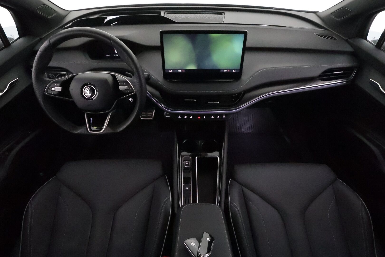 Skoda Enyaq 2025 85x 4x4 RS *Panorama / ILP / Canton / HUD / Ilmastoidut penkit / ACC / Matrix LED / Koukku* - Huippuvarusteet! / 1-om. Suomi-auto / Akuston esilämmitys / 360 Kamera / Kahdet renkaat aluvanteilla