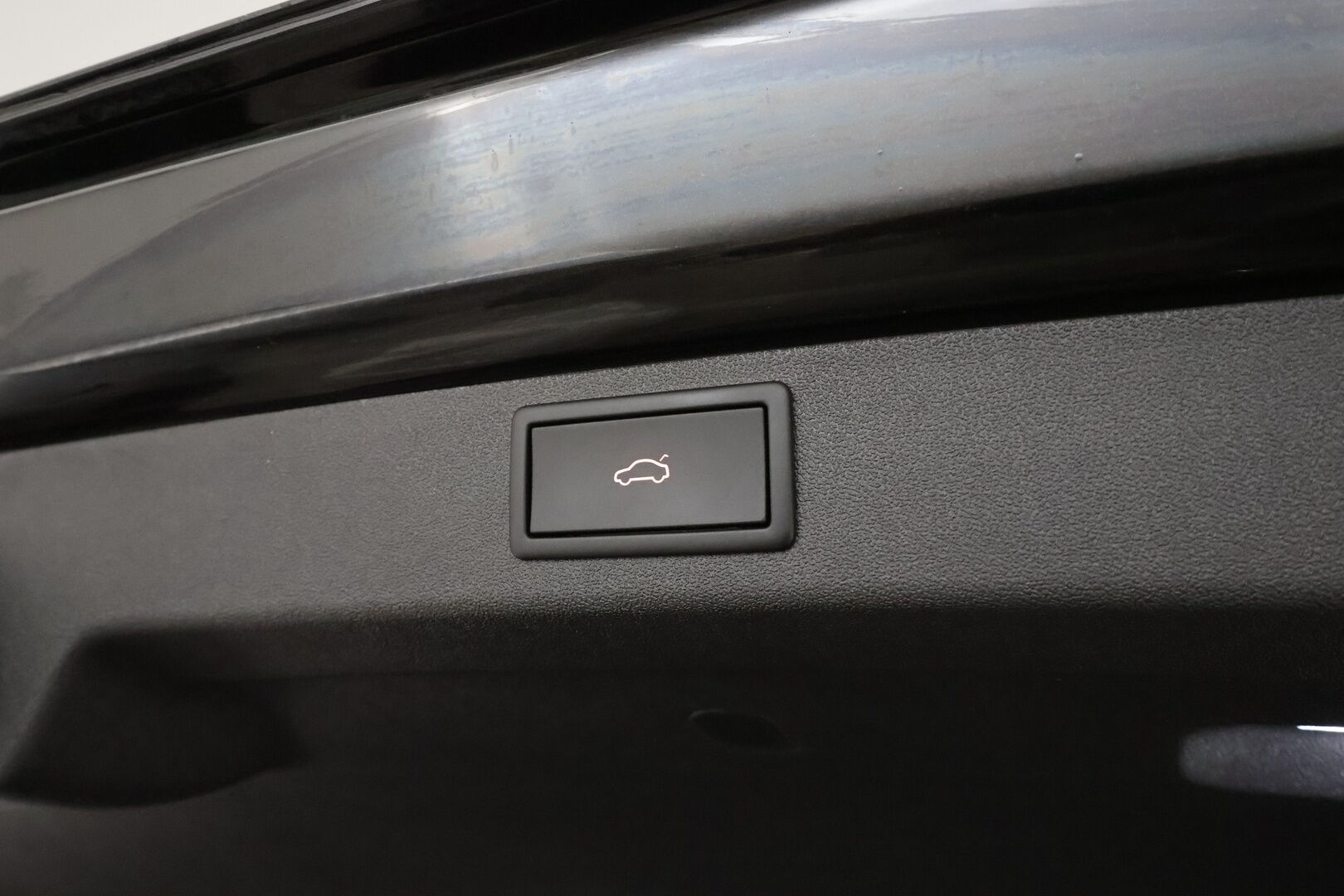 Skoda Enyaq 2025 85x 4x4 RS *Panorama / ILP / Canton / HUD / Ilmastoidut penkit / ACC / Matrix LED / Koukku* - Huippuvarusteet! / 1-om. Suomi-auto / Akuston esilämmitys / 360 Kamera / Kahdet renkaat aluvanteilla