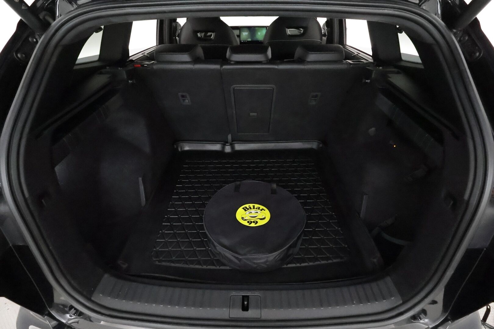 Skoda Enyaq 2025 85x 4x4 RS *Panorama / ILP / Canton / HUD / Ilmastoidut penkit / ACC / Matrix LED / Koukku* - Huippuvarusteet! / 1-om. Suomi-auto / Akuston esilämmitys / 360 Kamera / Kahdet renkaat aluvanteilla