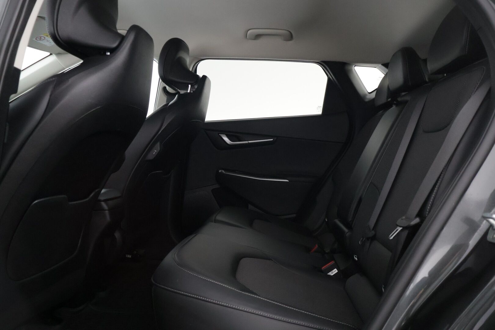 Kia EV6 2022 RWD 77 kWh 229 hv * Lämpöpumppu / Kuljettajan sähkösäätöinen muistipenkki / ACC / KeylessGo / LED-ajovalot / Puolinahkapenkit * - Merkkihuollettu / 2x Vanteet Ja Todella Hyvät Renkaat / ILP