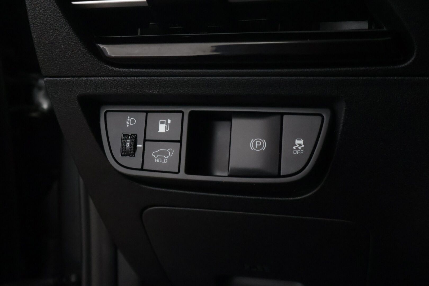 Kia EV6 2022 RWD 77 kWh 229 hv * Lämpöpumppu / Kuljettajan sähkösäätöinen muistipenkki / ACC / KeylessGo / LED-ajovalot / Puolinahkapenkit * - Merkkihuollettu / 2x Vanteet Ja Todella Hyvät Renkaat / ILP