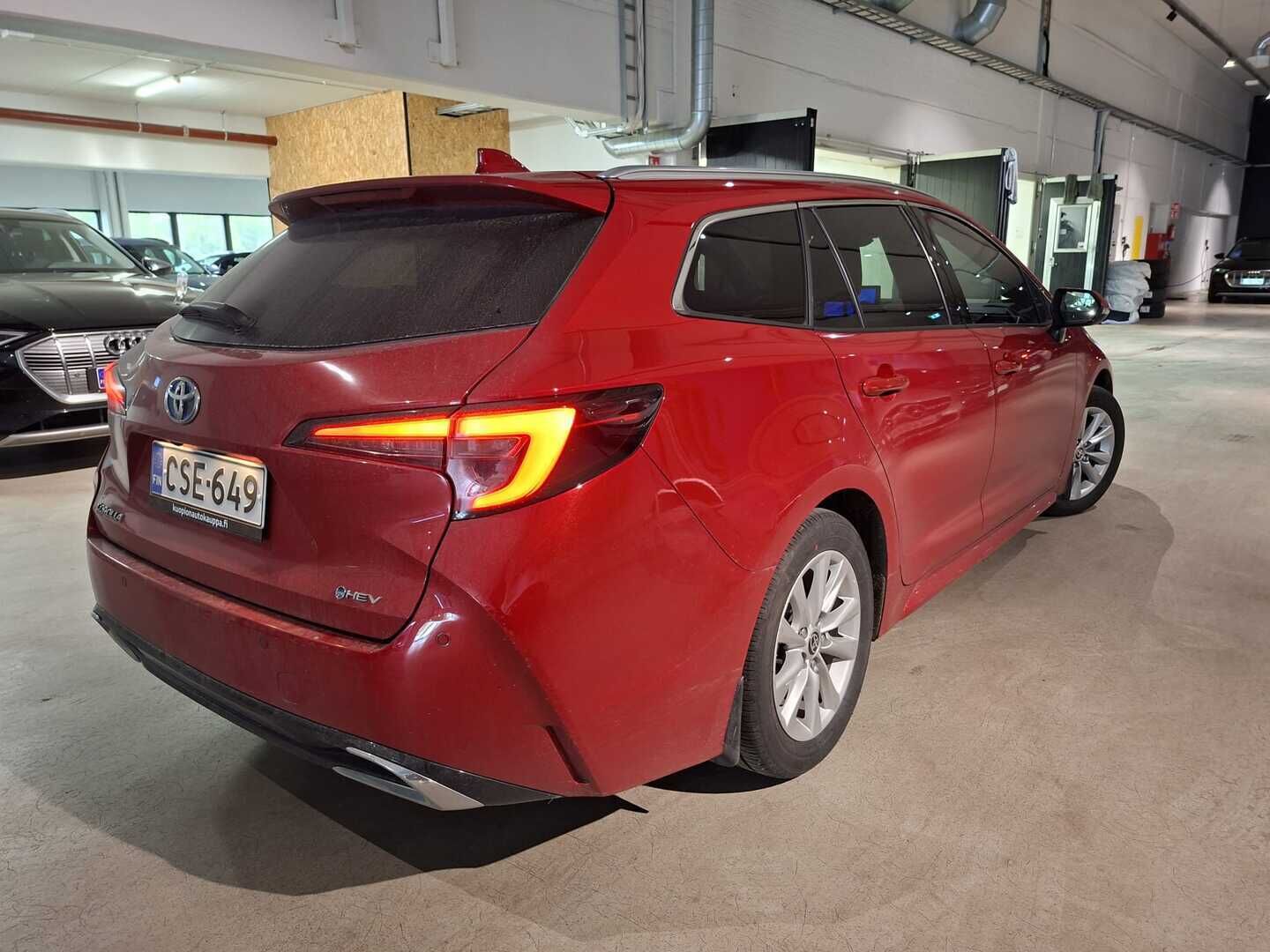 Toyota Corolla 2024 Touring Sports 1,8 Hybrid Anniversary Edition - | Suomi-Corolla | 1.OM | ACC | Lohko+S.Tilan Lämmitin | LED | CarPlay | P.Kamera | Tutkat | Puolinahat | Lämm.Ratti | S.Luukku |