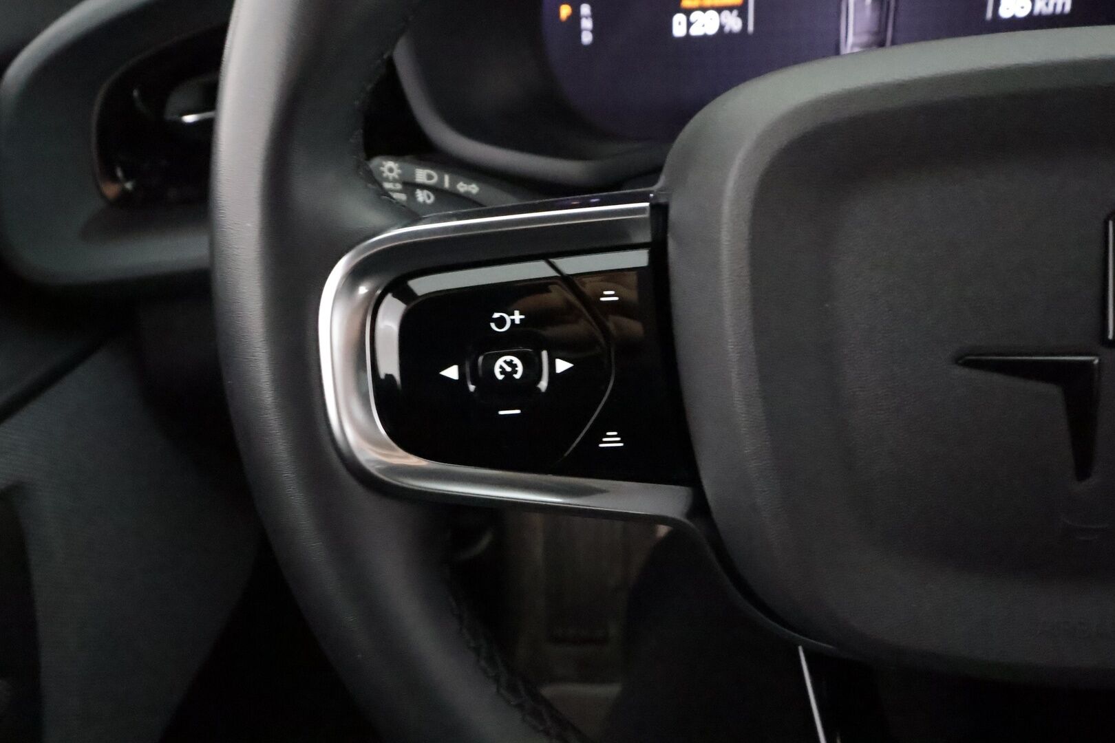 Polestar 2 2022 Long Range Dual Motor, 300kW, 78kWh - | ACC | Koukku | ILP | Pixel-LED | Lasikatto | H/K | 360-Kamera | Muistipenkki | Keyless | Apple&Android | Merkkihuollettu | Kahdet Renkaat |