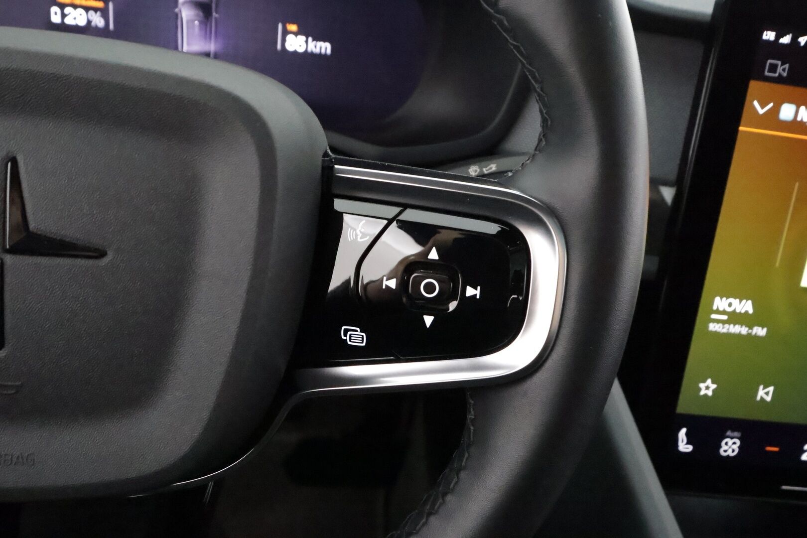 Polestar 2 2022 Long Range Dual Motor, 300kW, 78kWh - | ACC | Koukku | ILP | Pixel-LED | Lasikatto | H/K | 360-Kamera | Muistipenkki | Keyless | Apple&Android | Merkkihuollettu | Kahdet Renkaat |
