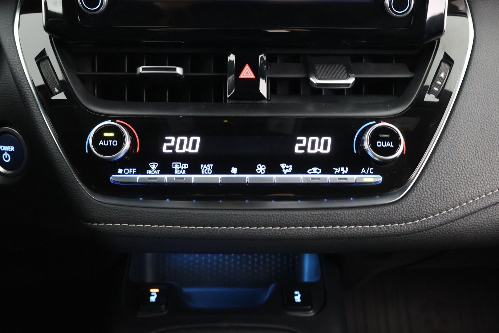 Toyota Corolla 2022 Touring Sports 1,8 Hybrid Active - | ACC | Koukku | P.kamera | HUD | LED | Ratinlämmitin |