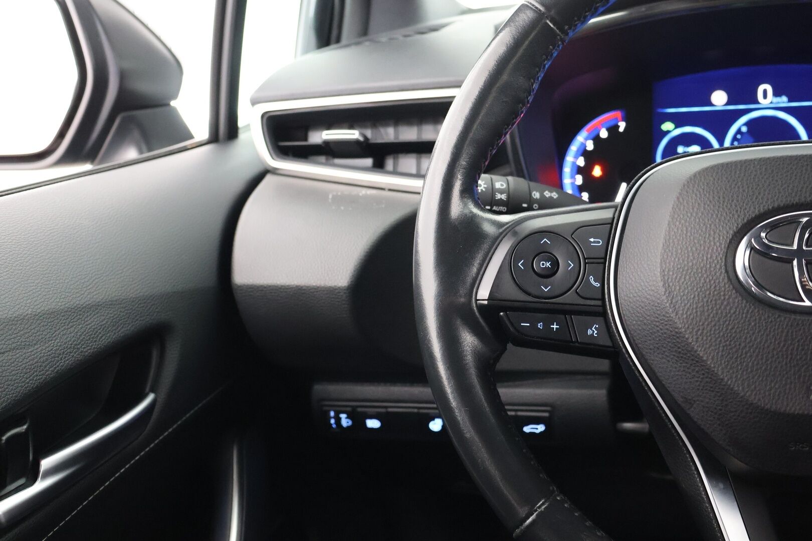 Toyota Corolla 2022 Touring Sports 1,8 Hybrid Active - | ACC | Koukku | P.kamera | HUD | LED | Ratinlämmitin |