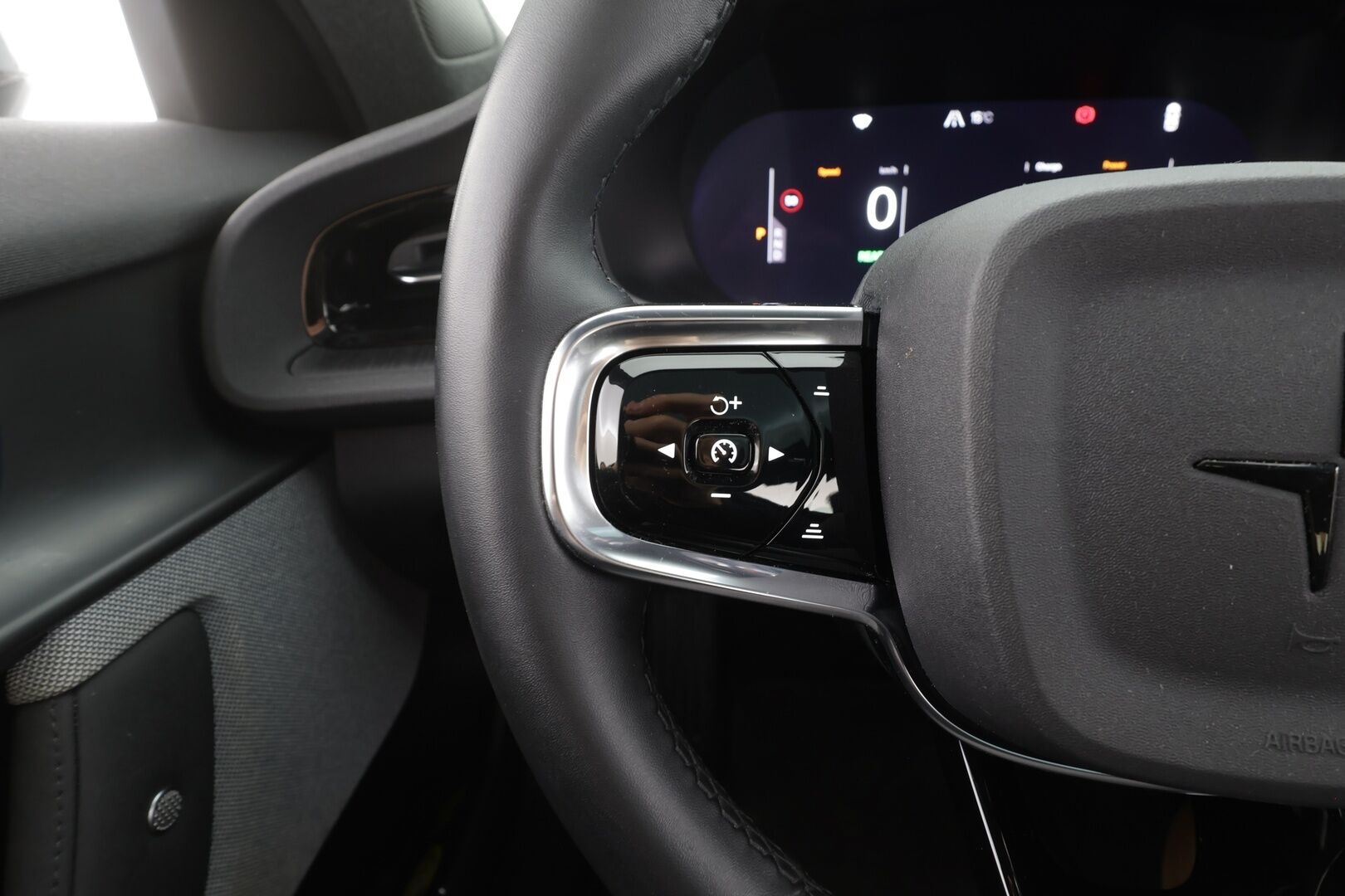 Polestar 2 2022 Standard Range Single Motor, 170kW, 69kWh - | ACC | ILP | Lasikatto | 360-Kamera | H/K | Muistipenkki | Ratinlämmitys | LED | Apple&Android | Keyless | Kahdet Renkaat |
