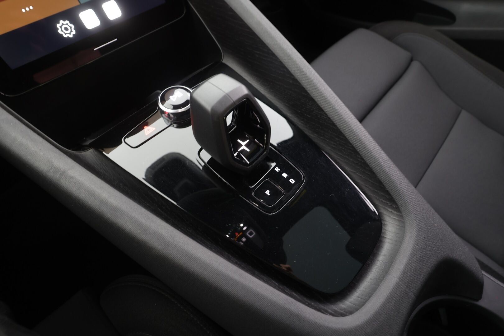 Polestar 2 2022 Standard Range Single Motor, 170kW, 69kWh - | ACC | ILP | Lasikatto | 360-Kamera | H/K | Muistipenkki | Ratinlämmitys | LED | Apple&Android | Keyless | Kahdet Renkaat |