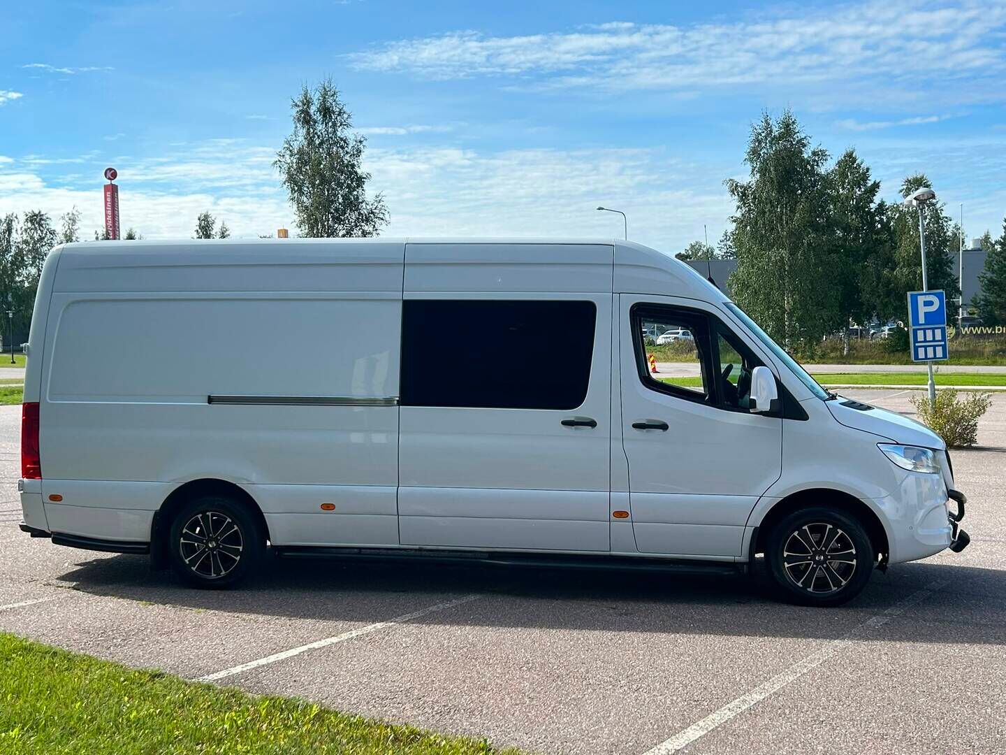 Mercedes-Benz Sprinter 2022 Sprinter pitkä A3 Matkailuauto (SA) 5ov 1950cm3 - ALV | 2+3 | Eristetty välitila | Isofix | Timanttitikatut-penkit | Invertteri | 360 kamera | Navi | Kylkiputket | Vetokoukku 