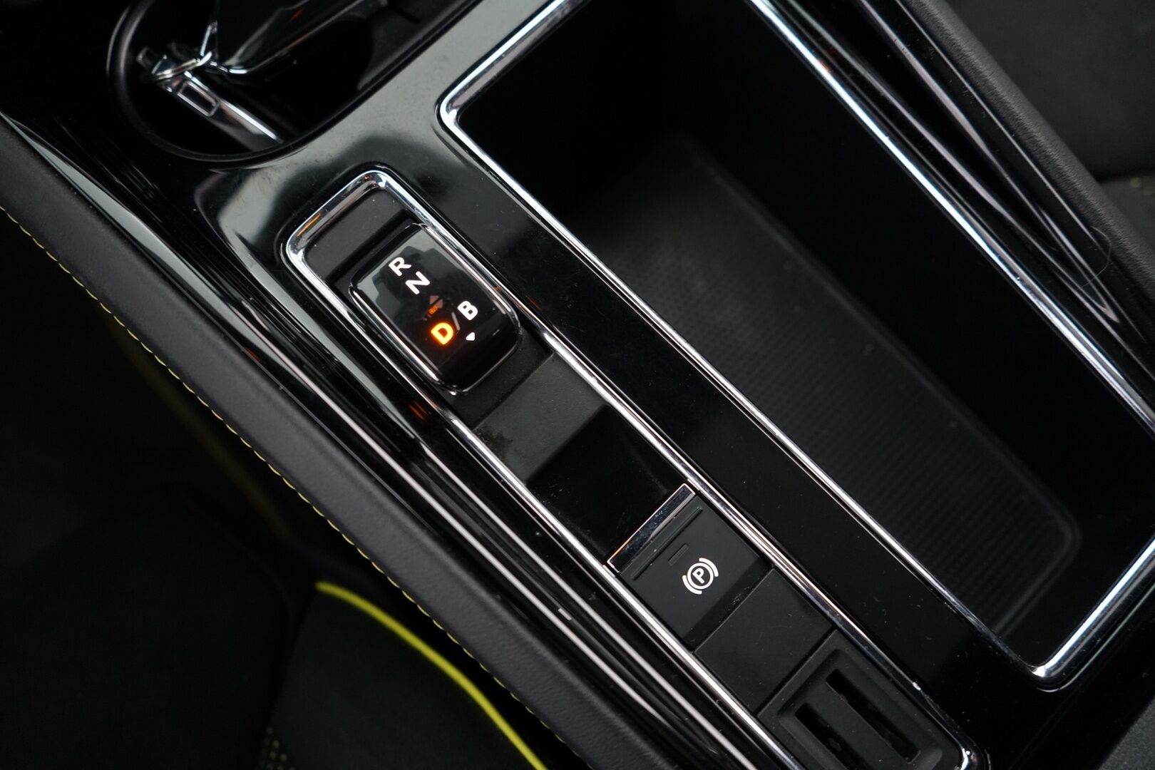 SKODA ENYAQ 2023 Coupe 80x 4X4 RS iV *Lämpöpumppu / Koukku / Lasikatto / Matrix-LED / ACC / Muistipenkki / Kamera* - SoH 92.5% / Kahdet Skodan vanteet / Merkkihuollettu / SUPER VARUSTEET!