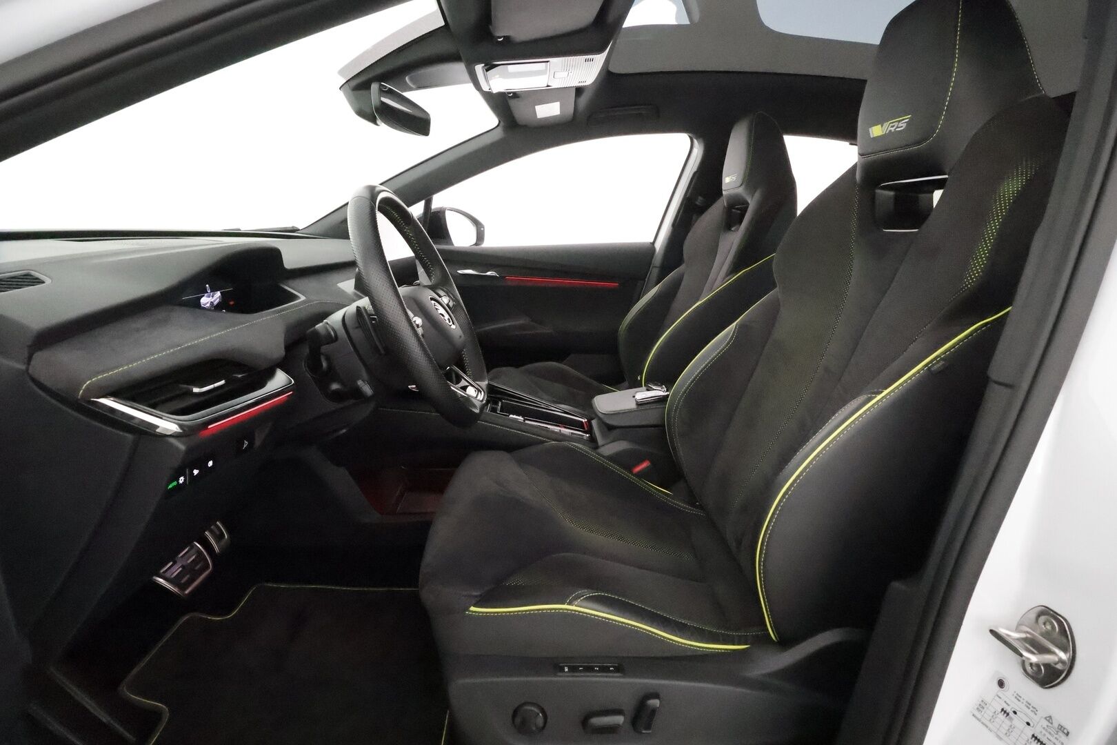 SKODA ENYAQ 2023 Coupe 80x 4X4 RS iV *Lämpöpumppu / Koukku / Lasikatto / Matrix-LED / ACC / Muistipenkki / Kamera* - Kahdet Skodan vanteet / SUPER VARUSTEET!