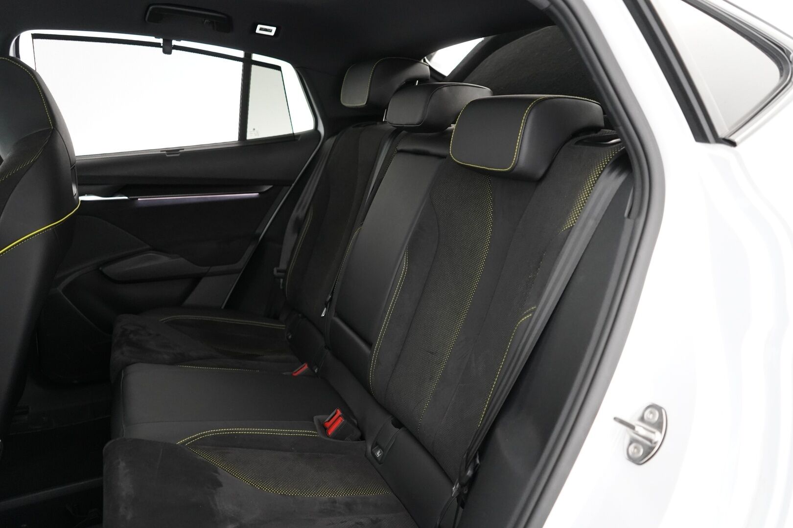 SKODA ENYAQ 2023 Coupe 80x 4X4 RS iV *Lämpöpumppu / Koukku / Lasikatto / Matrix-LED / ACC / Muistipenkki / Kamera* - SoH 92.5% / Kahdet Skodan vanteet / Merkkihuollettu / SUPER VARUSTEET! - HULLUT AVAJAISHULINAT KORKOTARJOUS 3,29 %