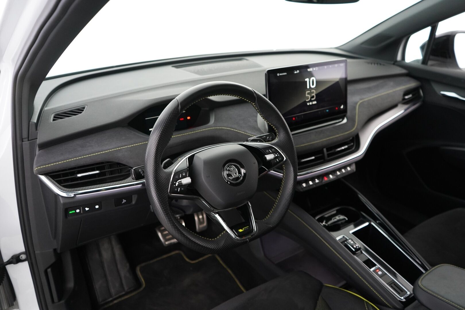 SKODA ENYAQ 2023 Coupe 80x 4X4 RS iV *Lämpöpumppu / Koukku / Lasikatto / Matrix-LED / ACC / Muistipenkki / Kamera* - SoH 92.5% / Kahdet Skodan vanteet / Merkkihuollettu / SUPER VARUSTEET!