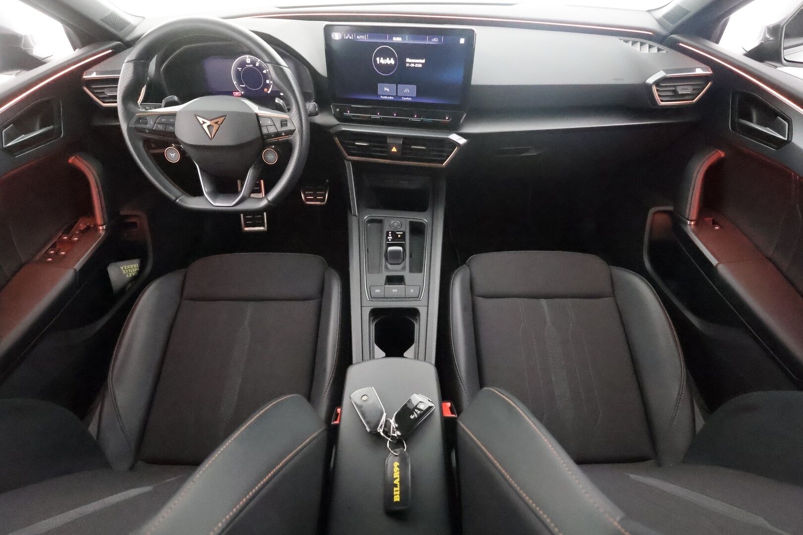 Cupra LEON SPORTSTOURER 2024 1,4 PHEV 180 kW e-HYBRID DSG - ACC | Puolinahat | DCC | Travel Assist | Side Assist | Kamera | Keyless | Sähk. takakontti | Lämm. ratti | Ambient light | 2x renkaat aluin 