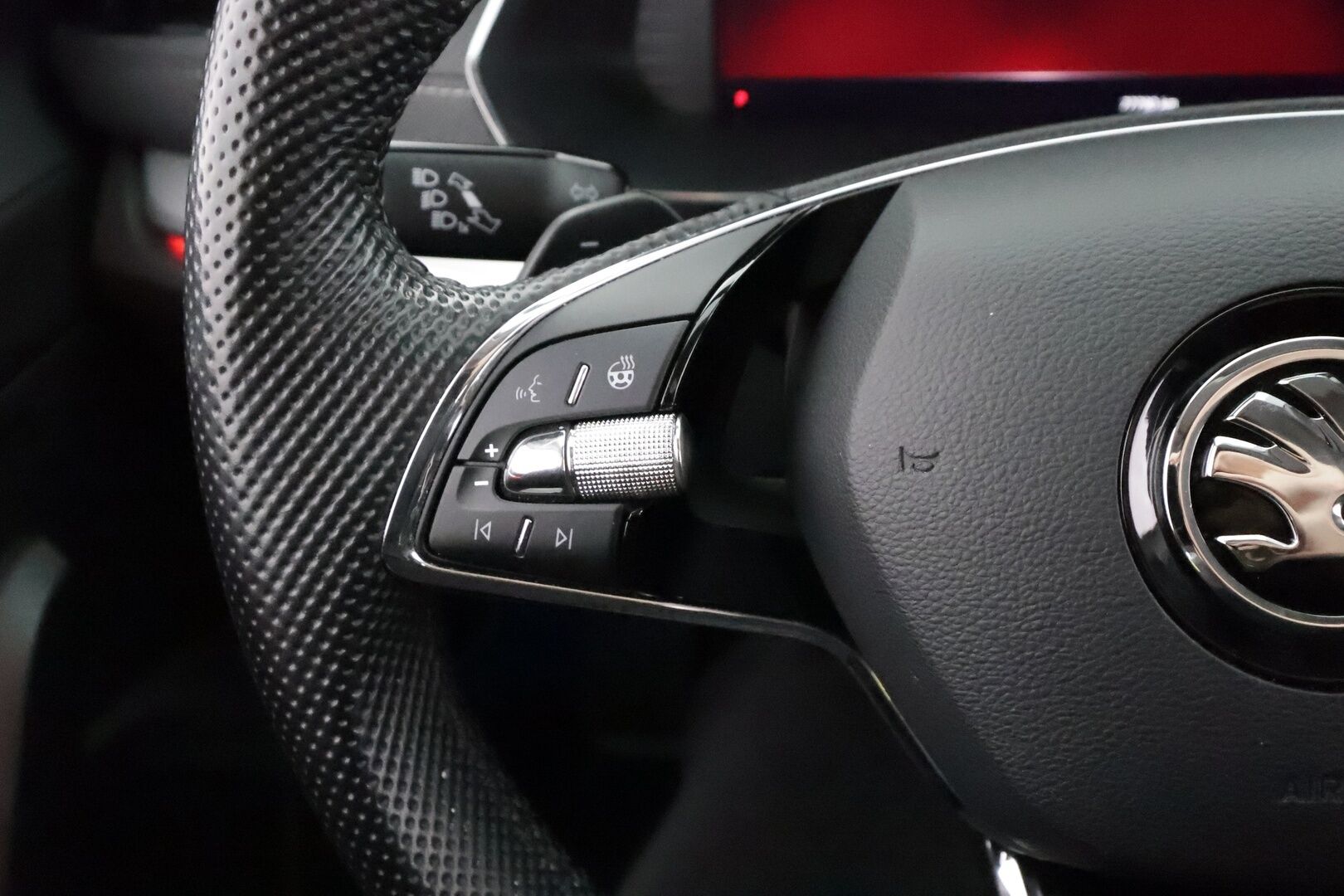Skoda Octavia 2023 Combi 1.4 TSI PHEV Style iV DSG Autom. - | ACC | Webasto | Koukku | Matrix-LED | P.Kamera | Ratinlämmitys | Apple&Android | Kahdet Renkaat | Merkkihuollettu |