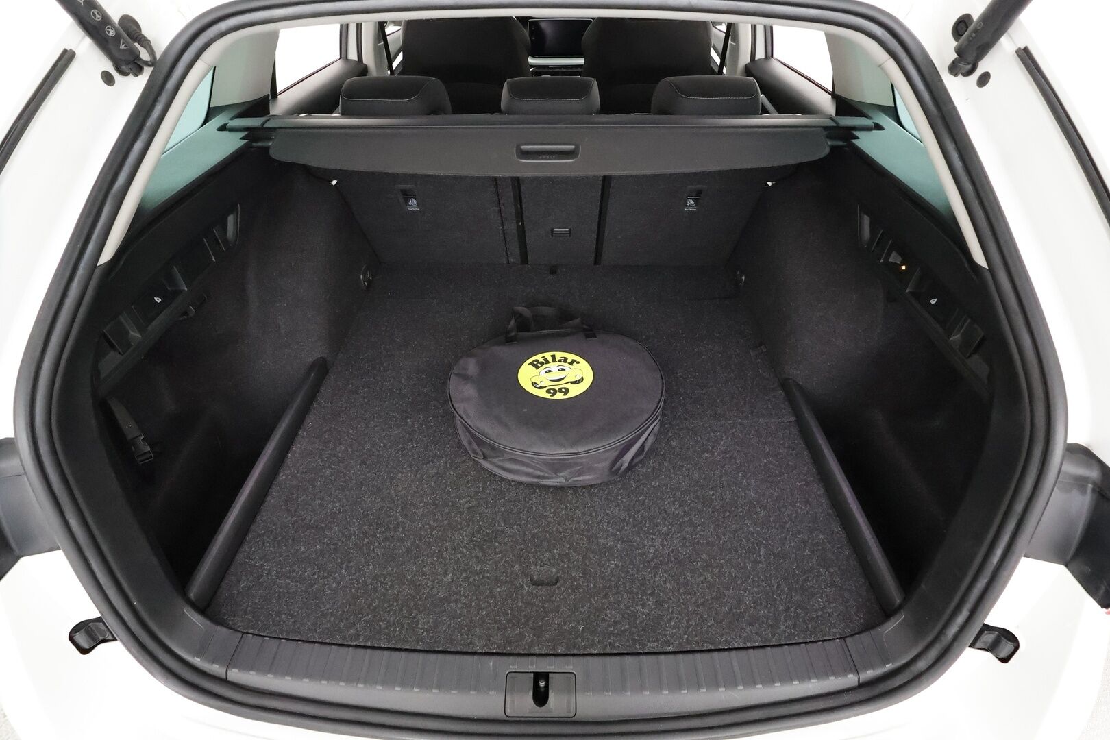 Skoda Octavia 2023 Combi 1.4 TSI PHEV Style iV DSG Autom. - | ACC | Webasto | Koukku | Matrix-LED | P.Kamera | Ratinlämmitys | Apple&Android | Kahdet Renkaat | Merkkihuollettu |
